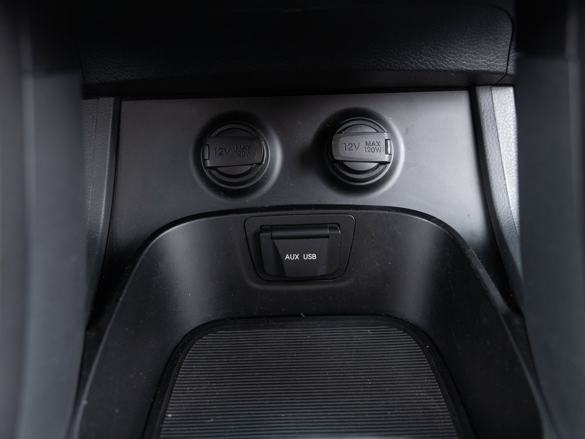 Used White Hyundai Santa Fe-25 for Sale