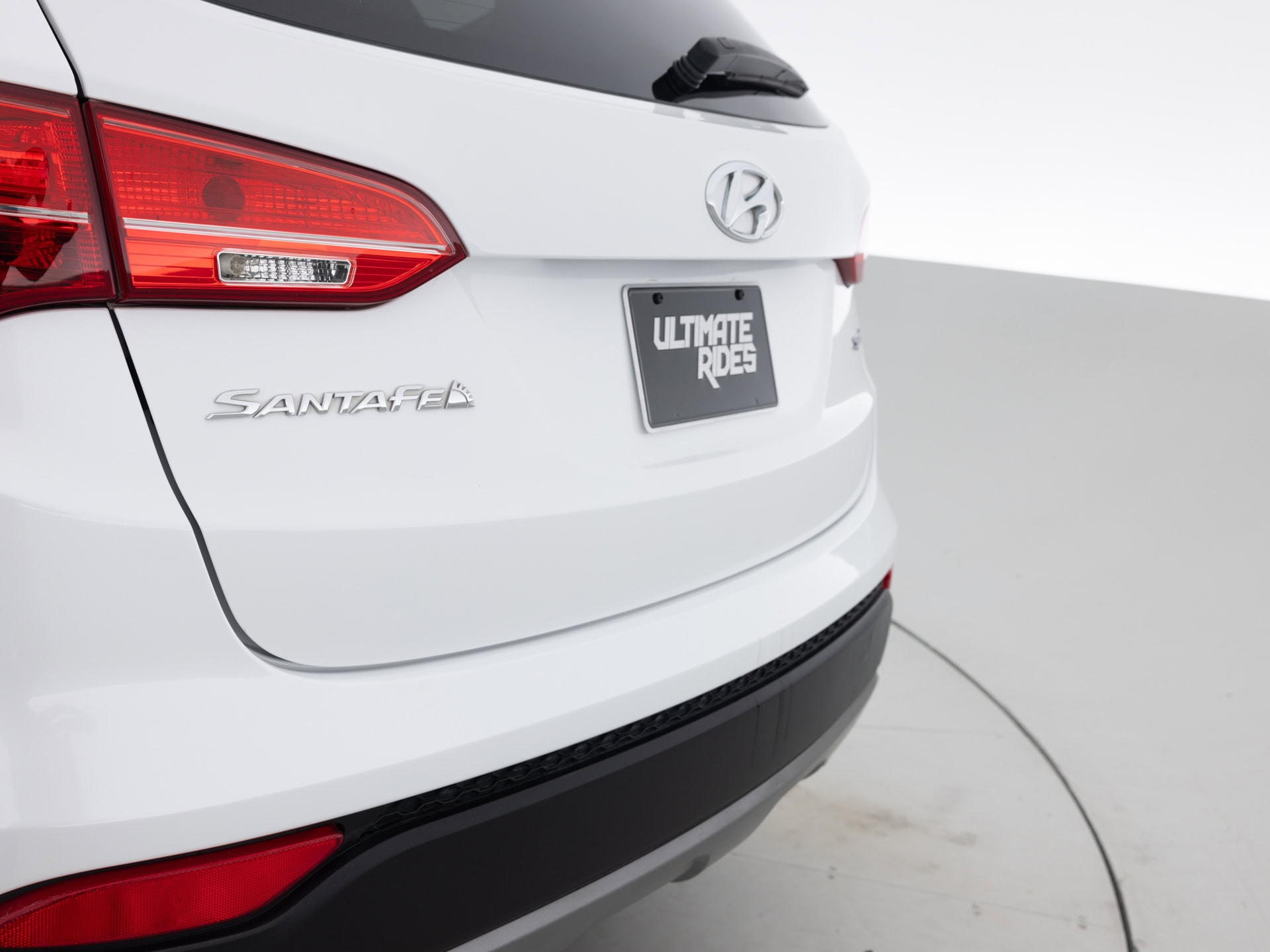 Used White Hyundai Santa Fe-8 for Sale