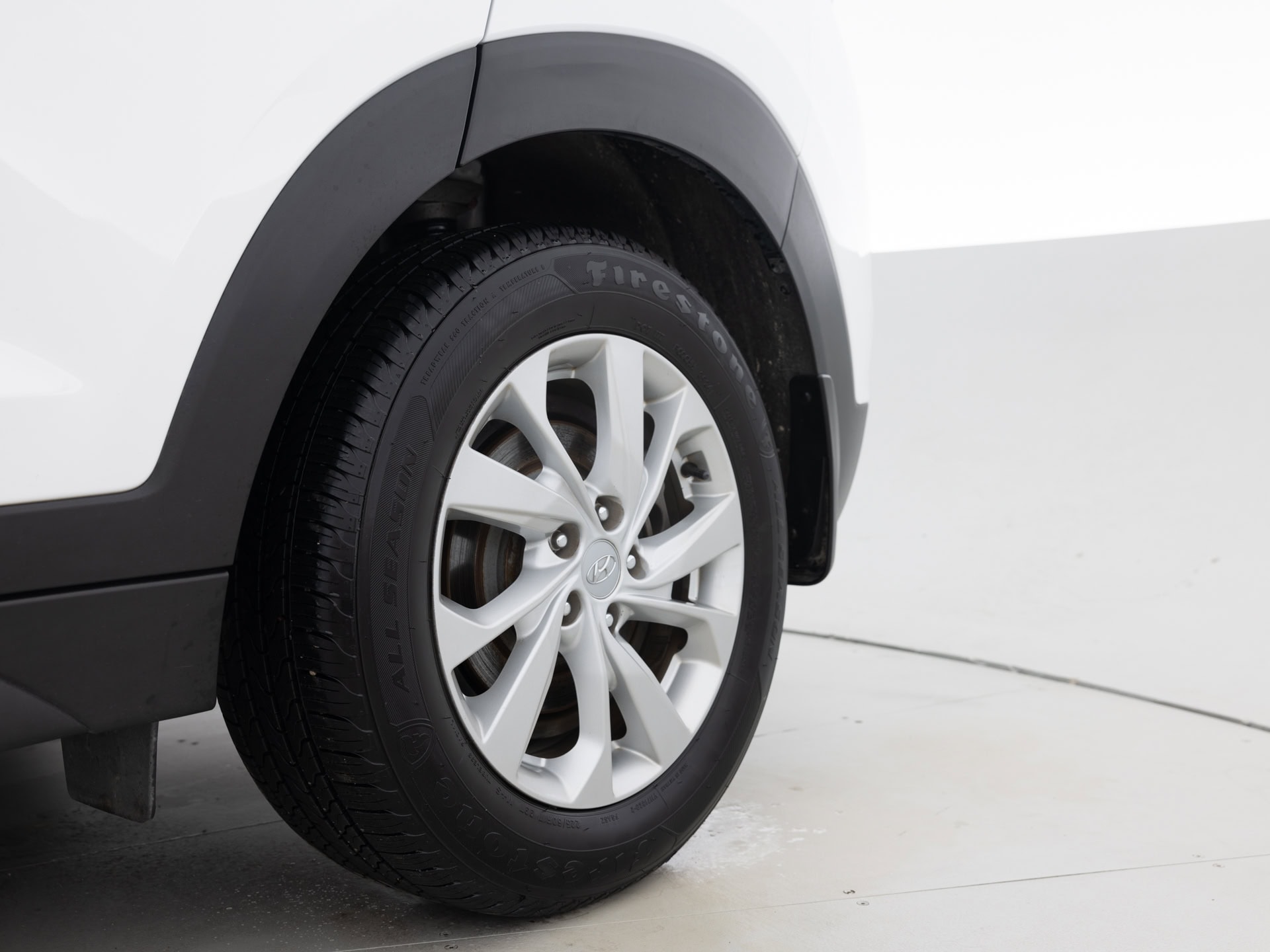 Used White Hyundai Tuscon SE-10 for Sale