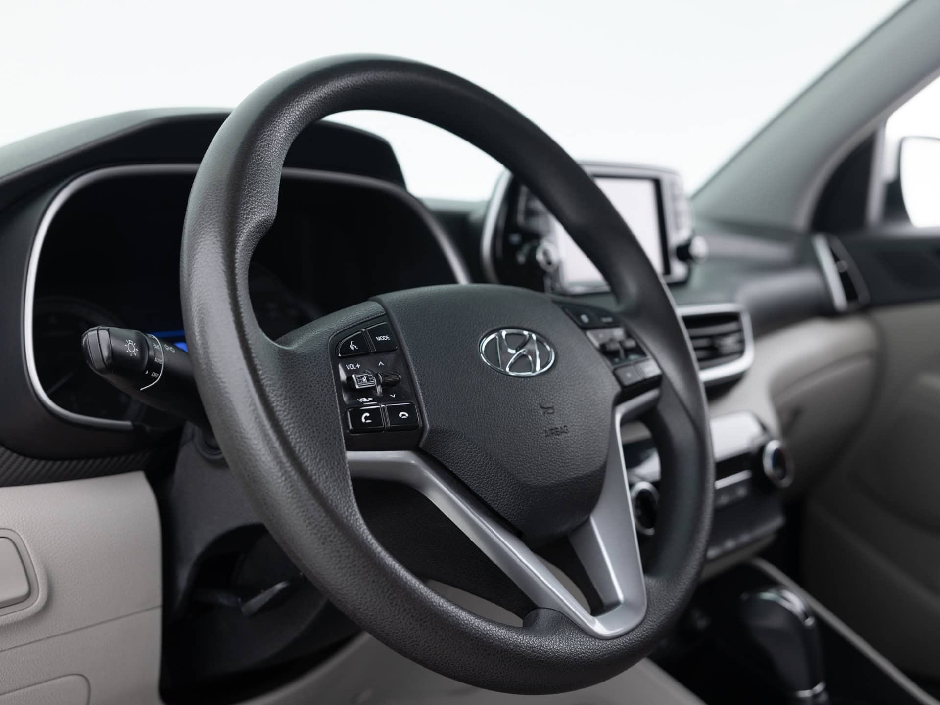 Used White Hyundai Tuscon SE-15 for Sale