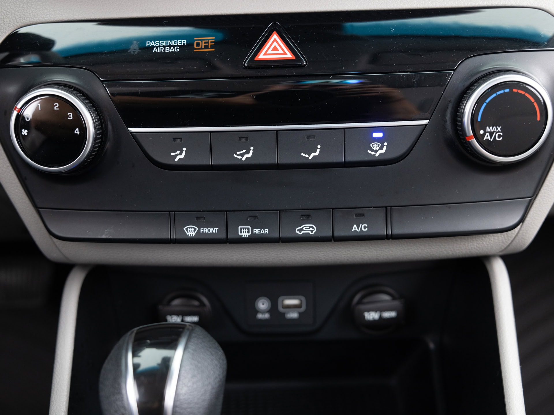 Used White Hyundai Tuscon SE-26 for Sale