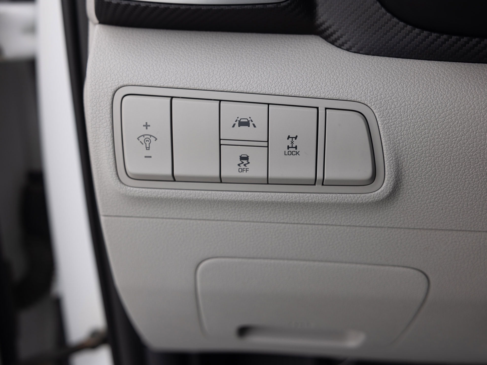 Used White Hyundai Tuscon SE-27 for Sale