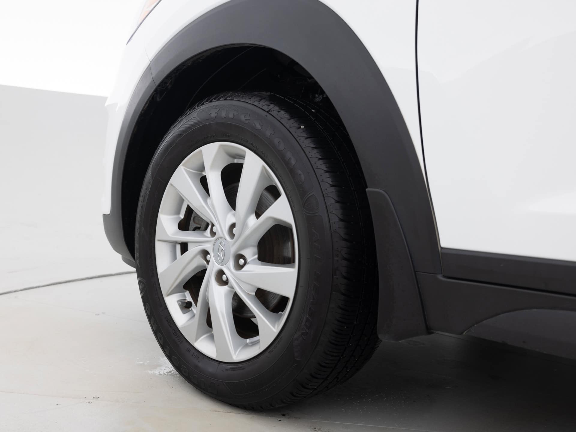 Used White Hyundai Tuscon SE-9 for Sale