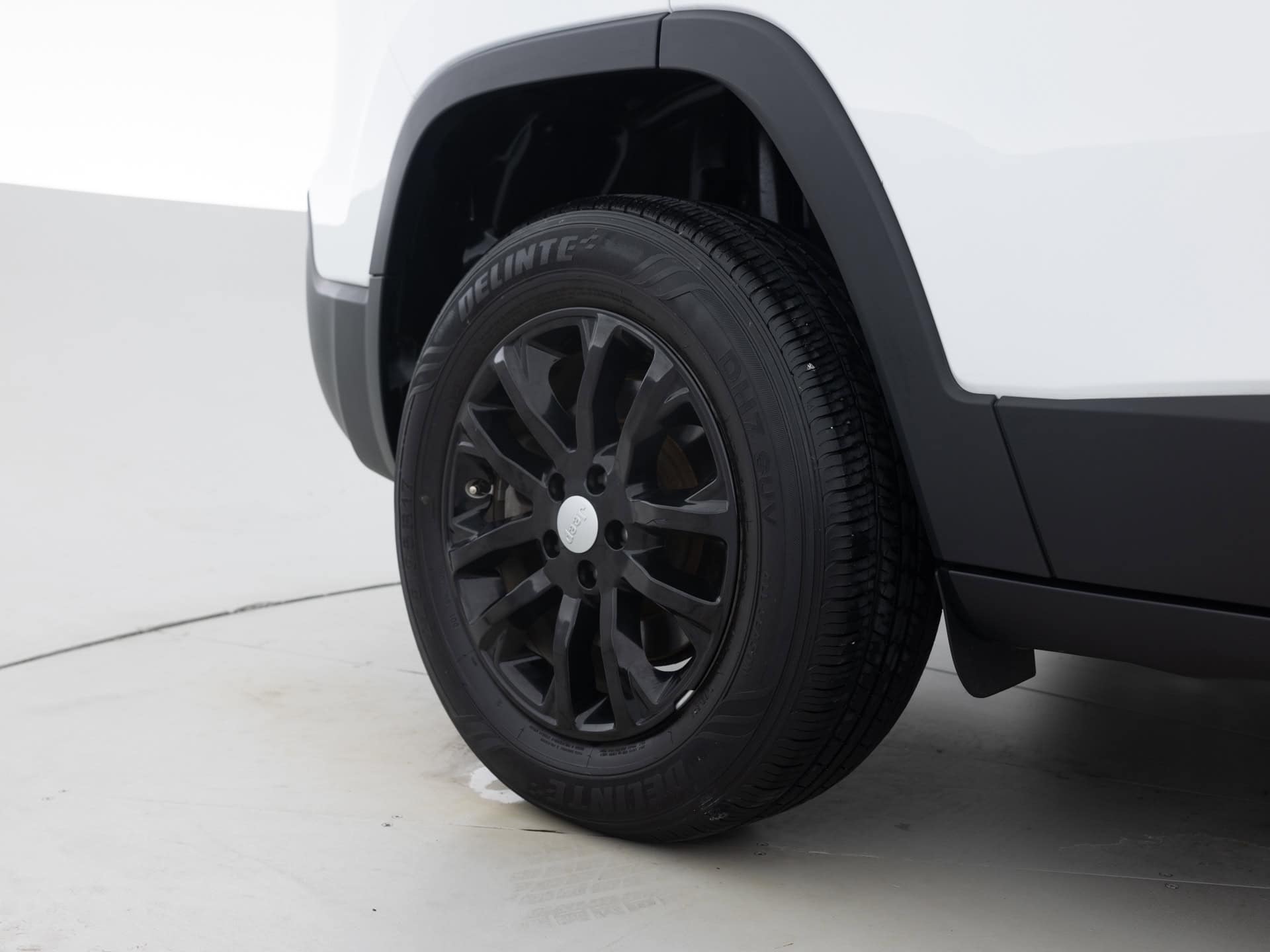 Used White Jeep Cherokee LAT-11 for Sale