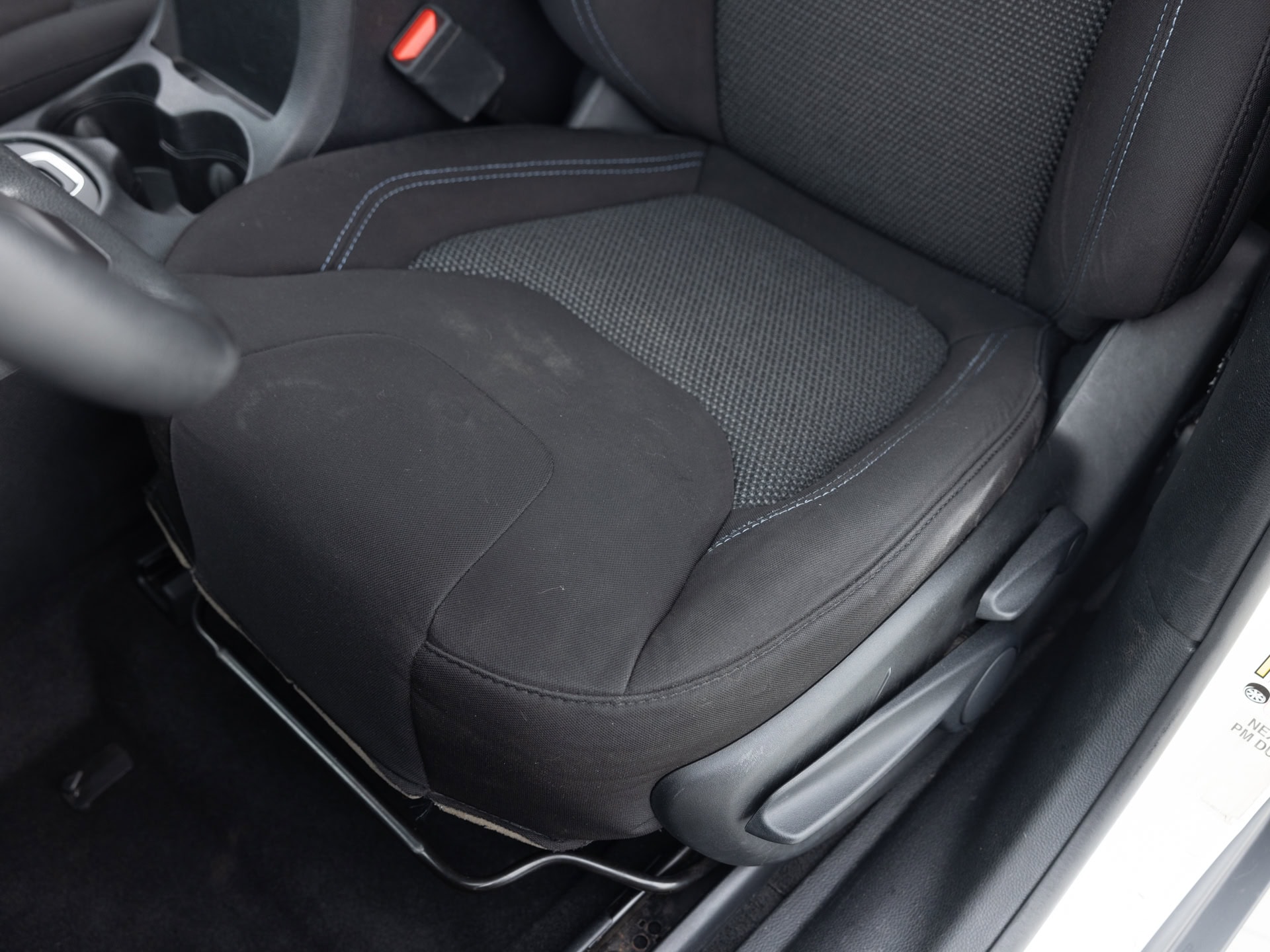 Used White Jeep Cherokee LAT-13 for Sale