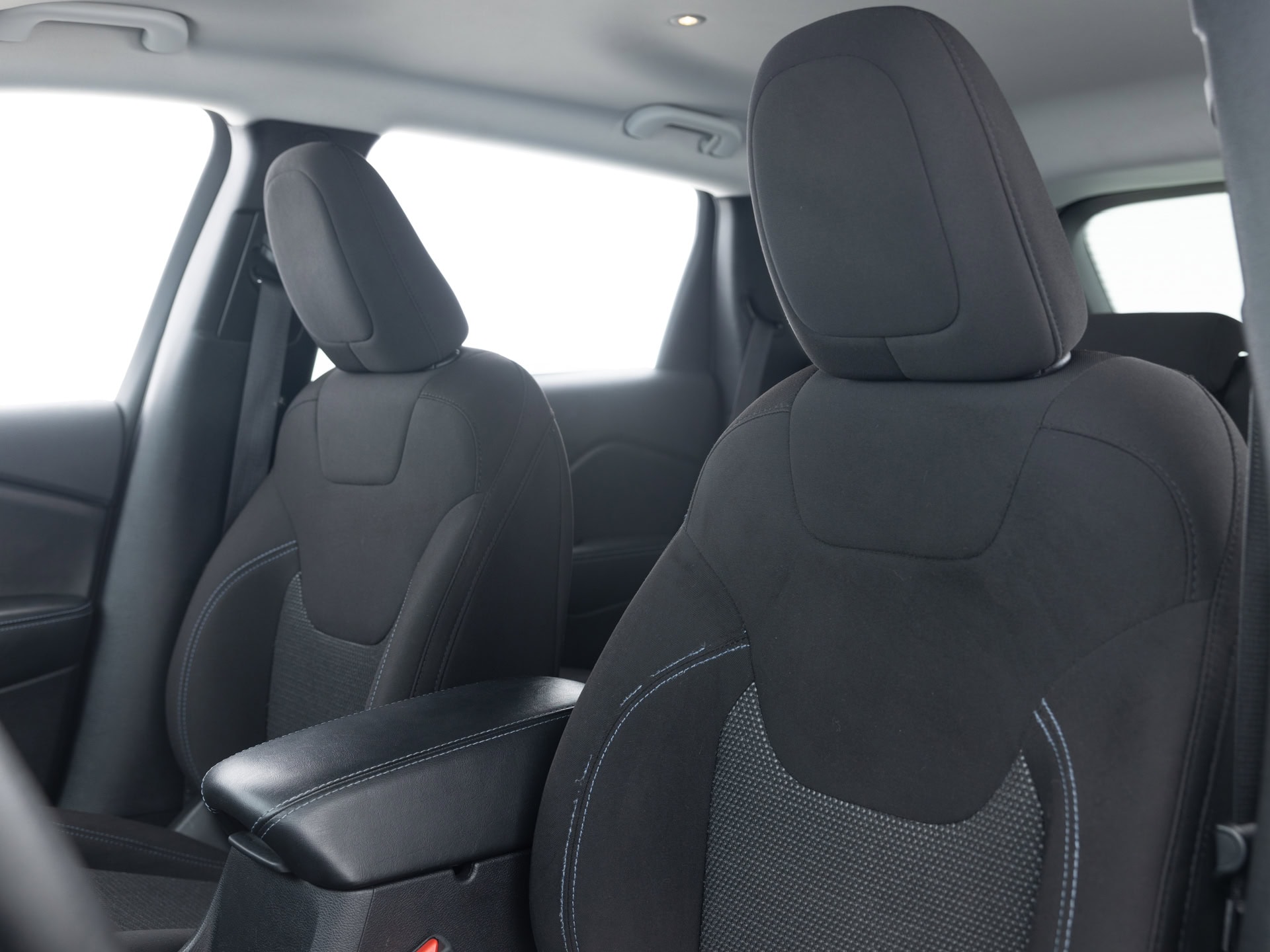 Used White Jeep Cherokee LAT-14 for Sale