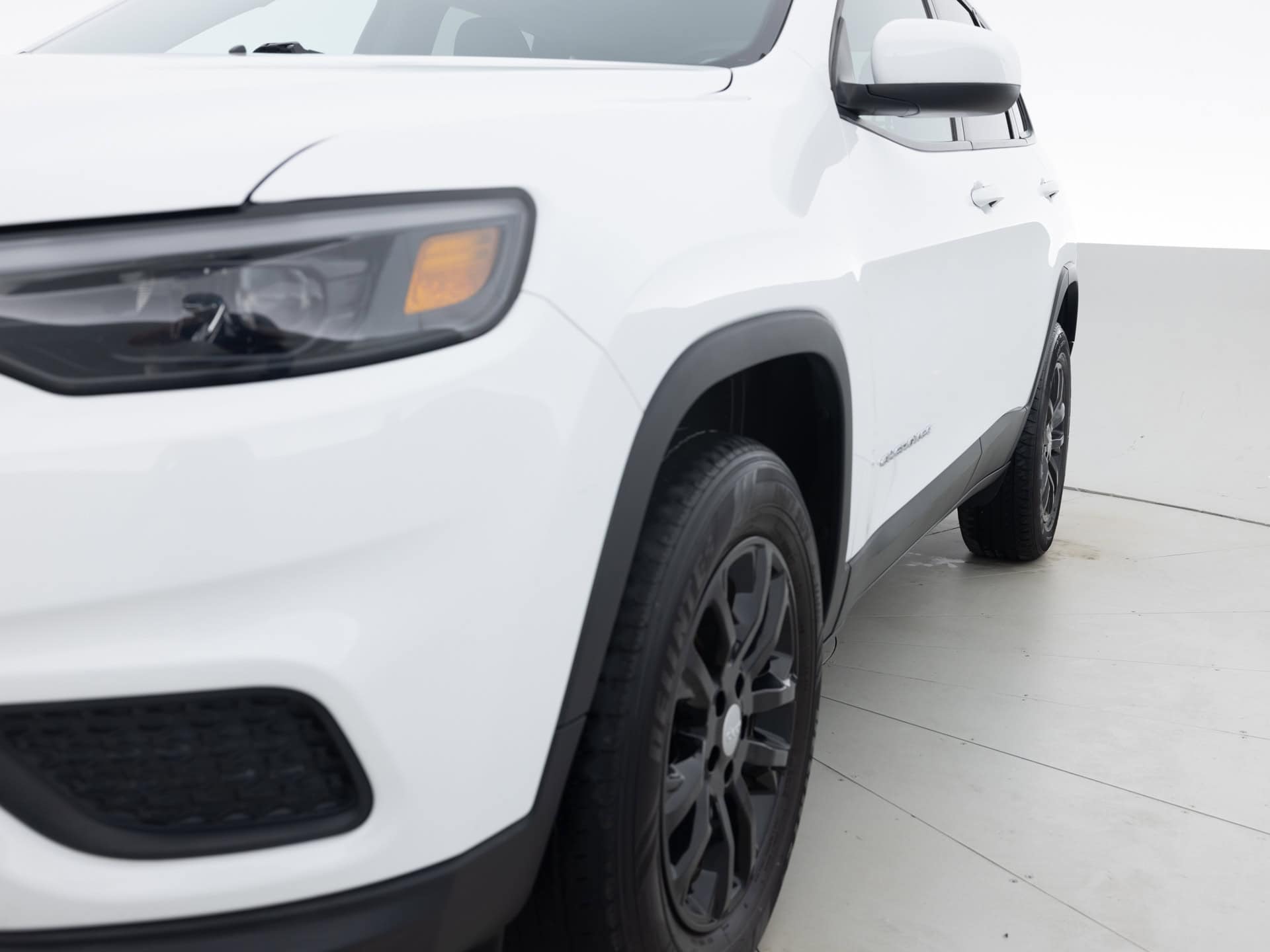 Used White Jeep Cherokee LAT-3 for Sale