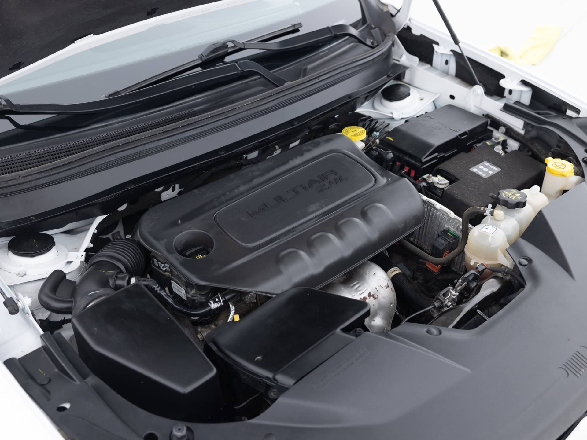 Used White Jeep Cherokee LAT-30 for Sale