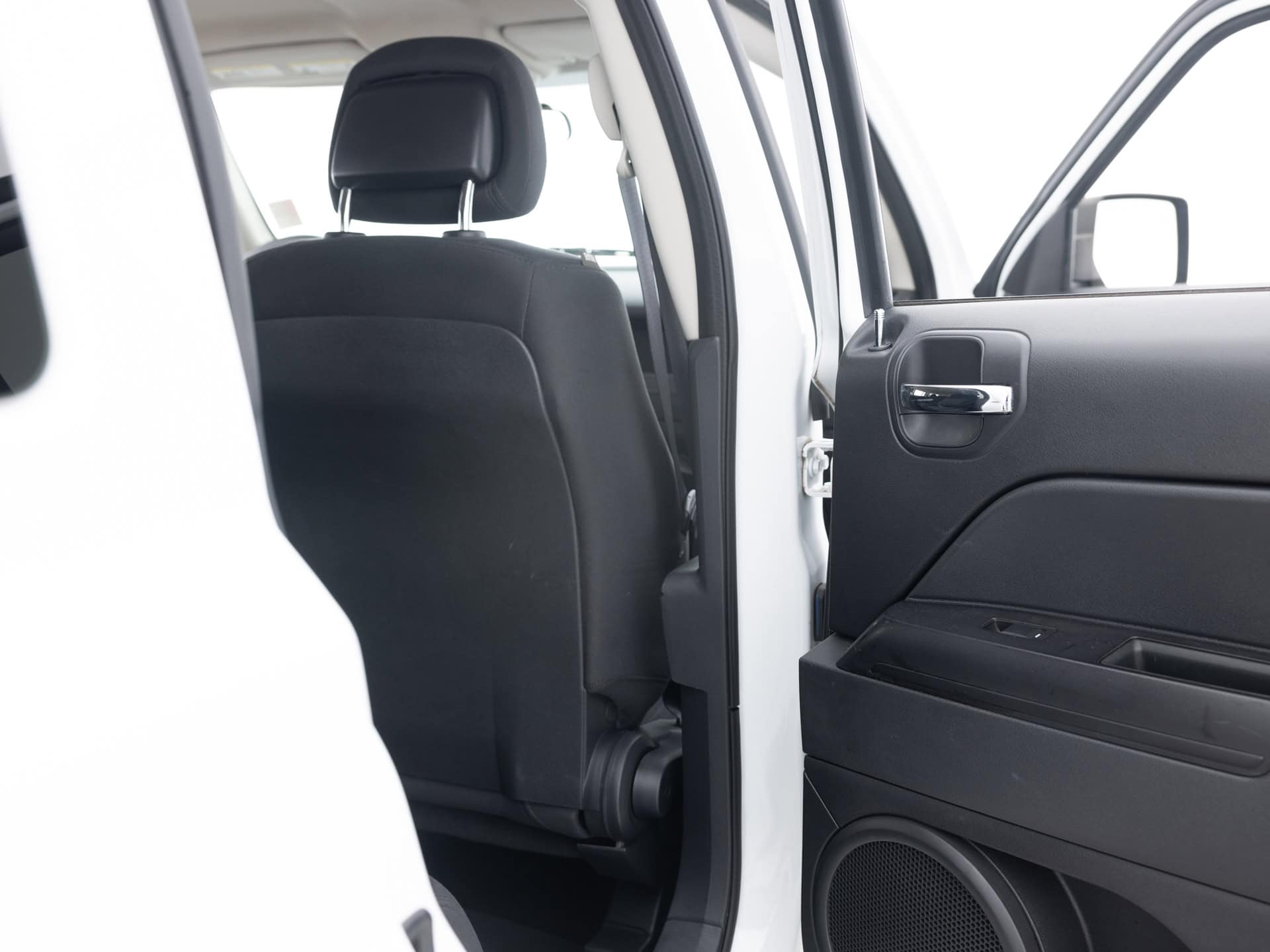 Used White Jeep Patriot ALT-22 for Sale