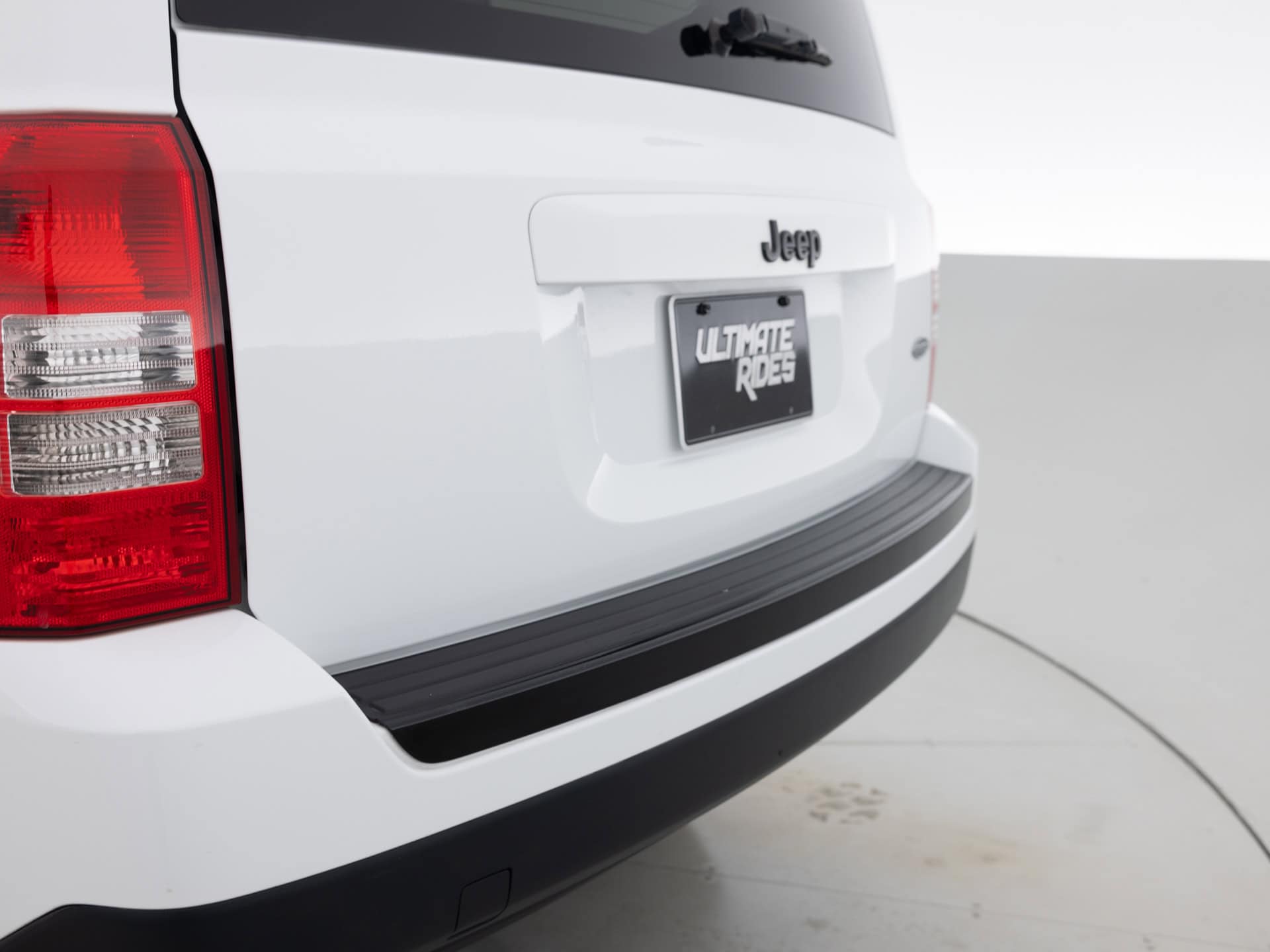 Used White Jeep Patriot ALT-8 for Sale