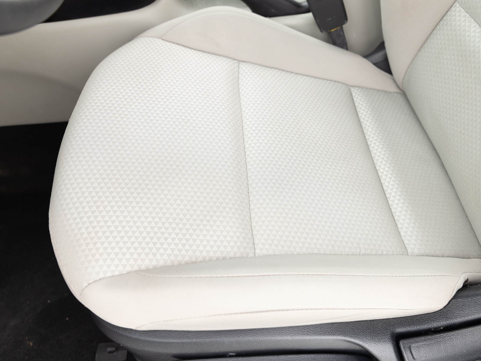Used White Kia Soul LX-20 for Sale