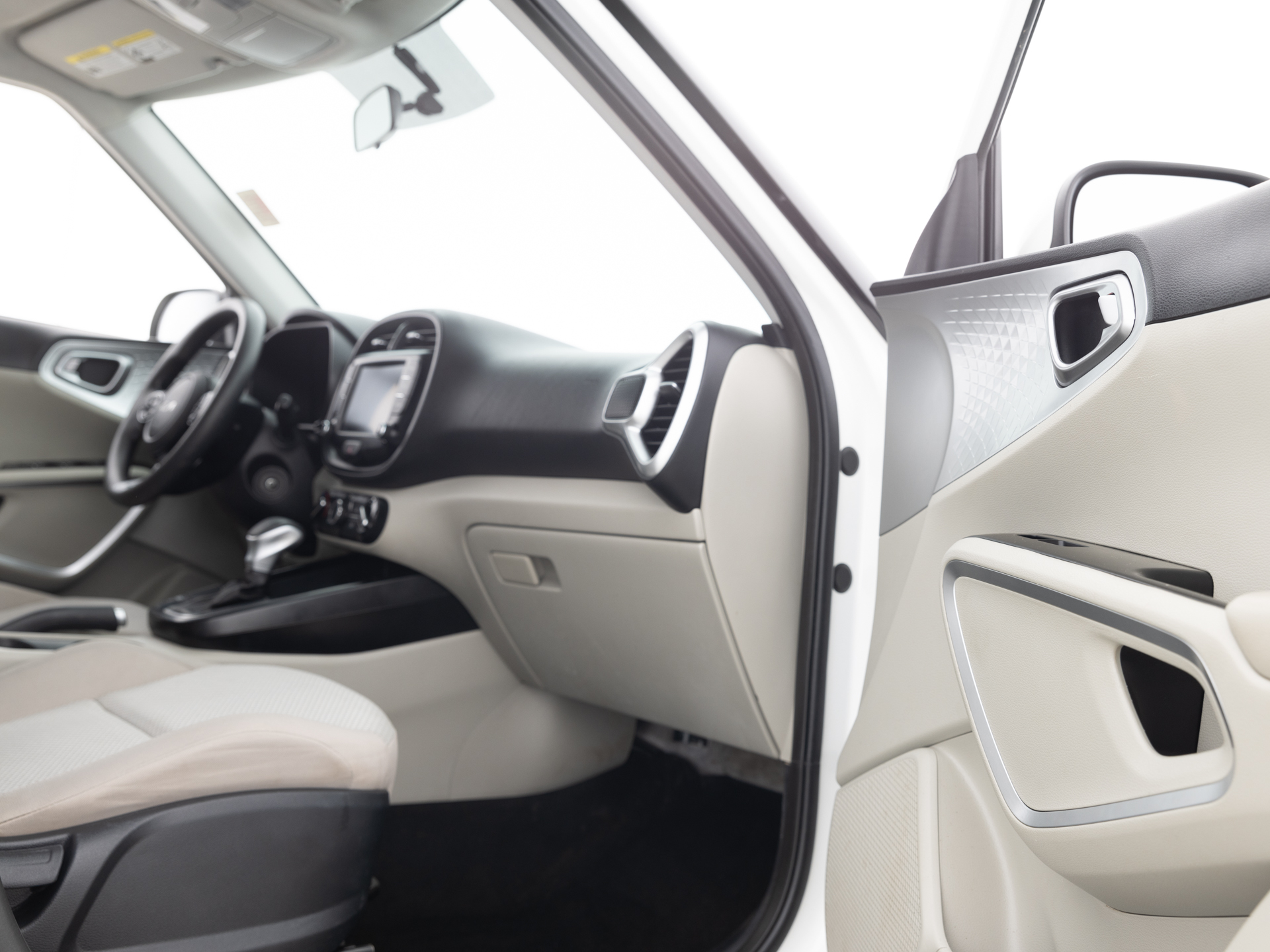 Used White Kia Soul LX-27 for Sale