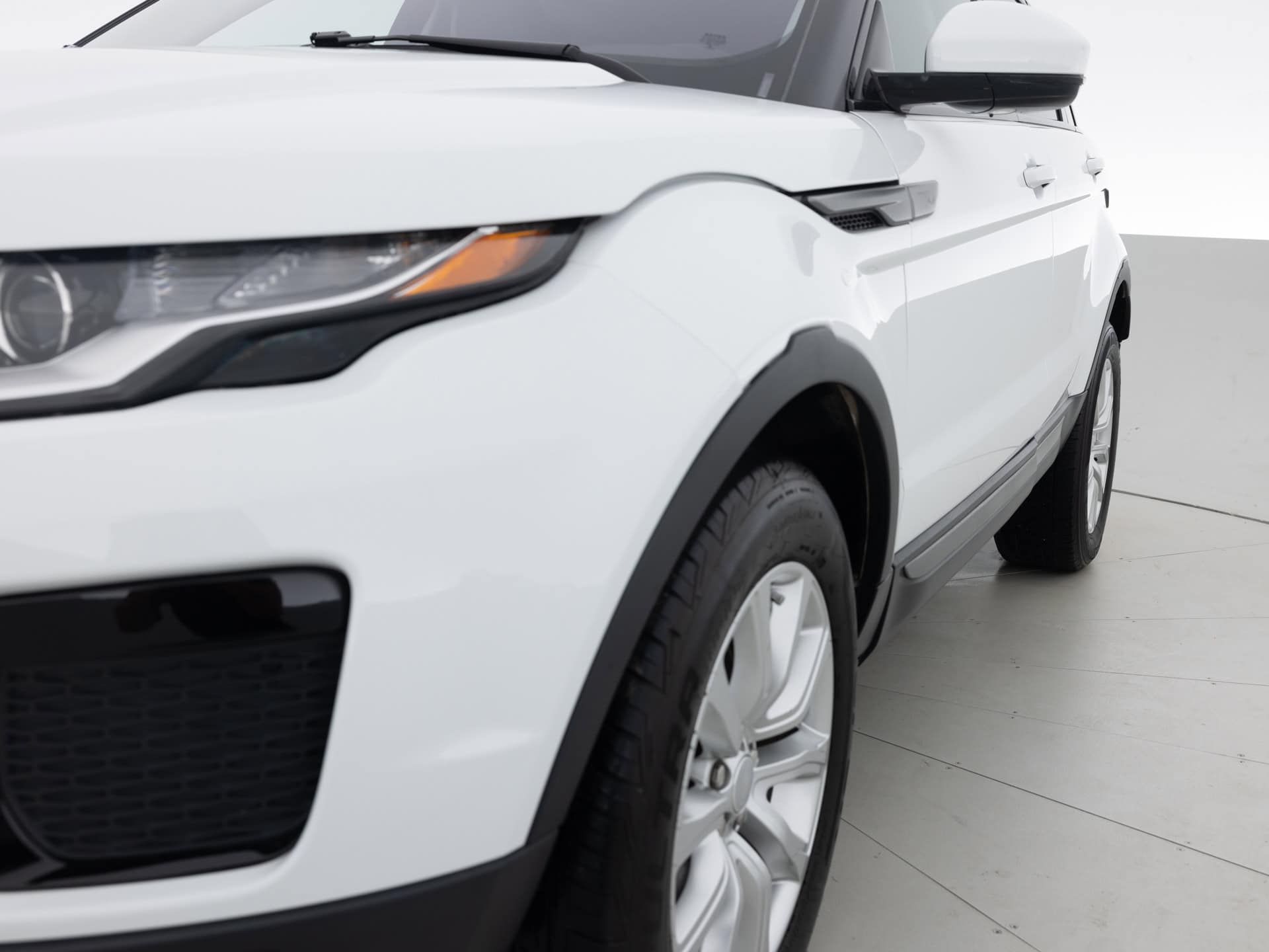 Used White Land Rover Evoque-3 for Sale