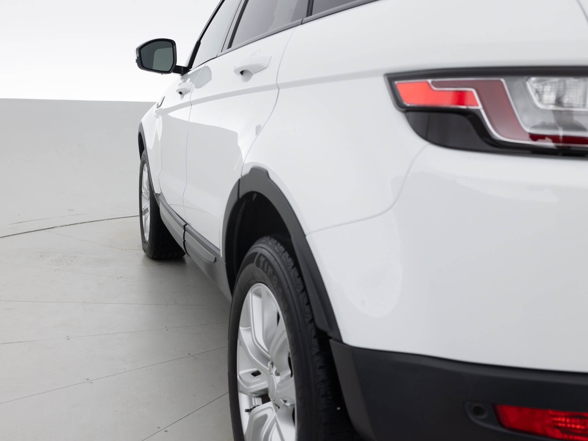 Used White Land Rover Evoque-6 for Sale