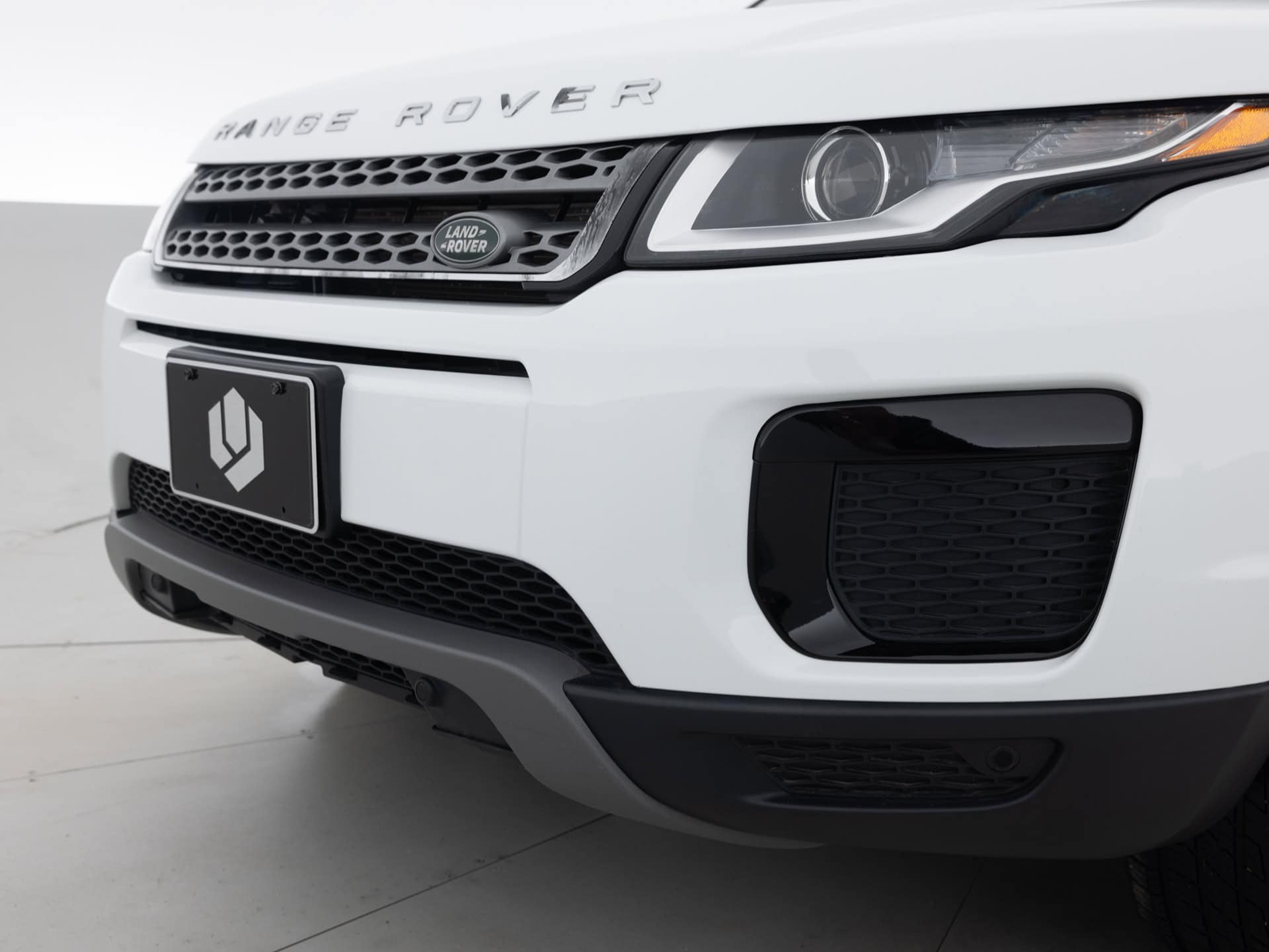 Used White Land Rover Evoque-7 for Sale