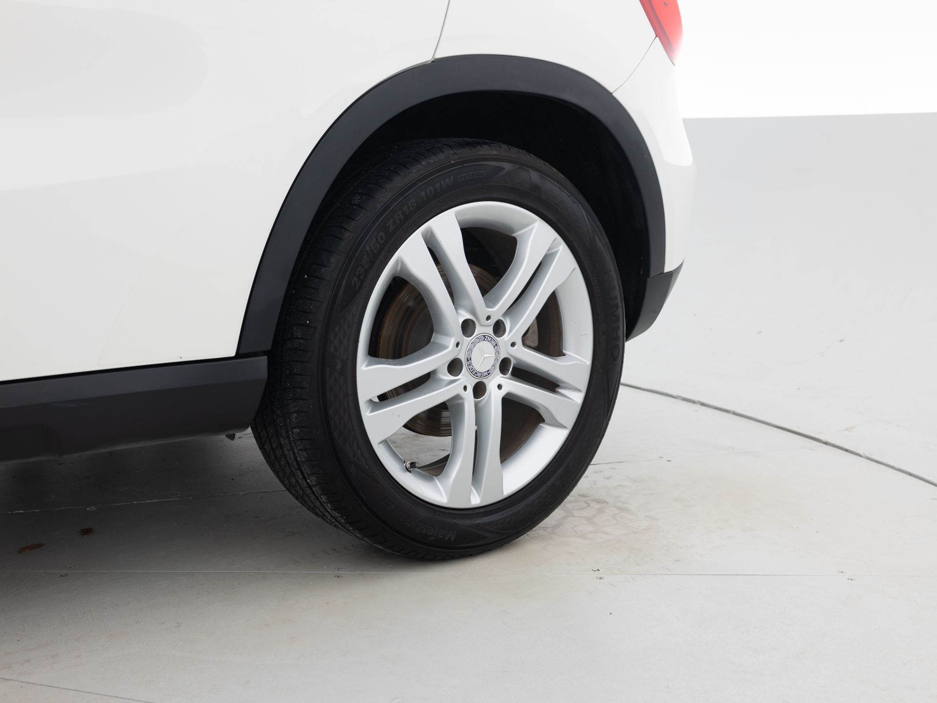 Used White Mercedes GLA 250-10 for Sale