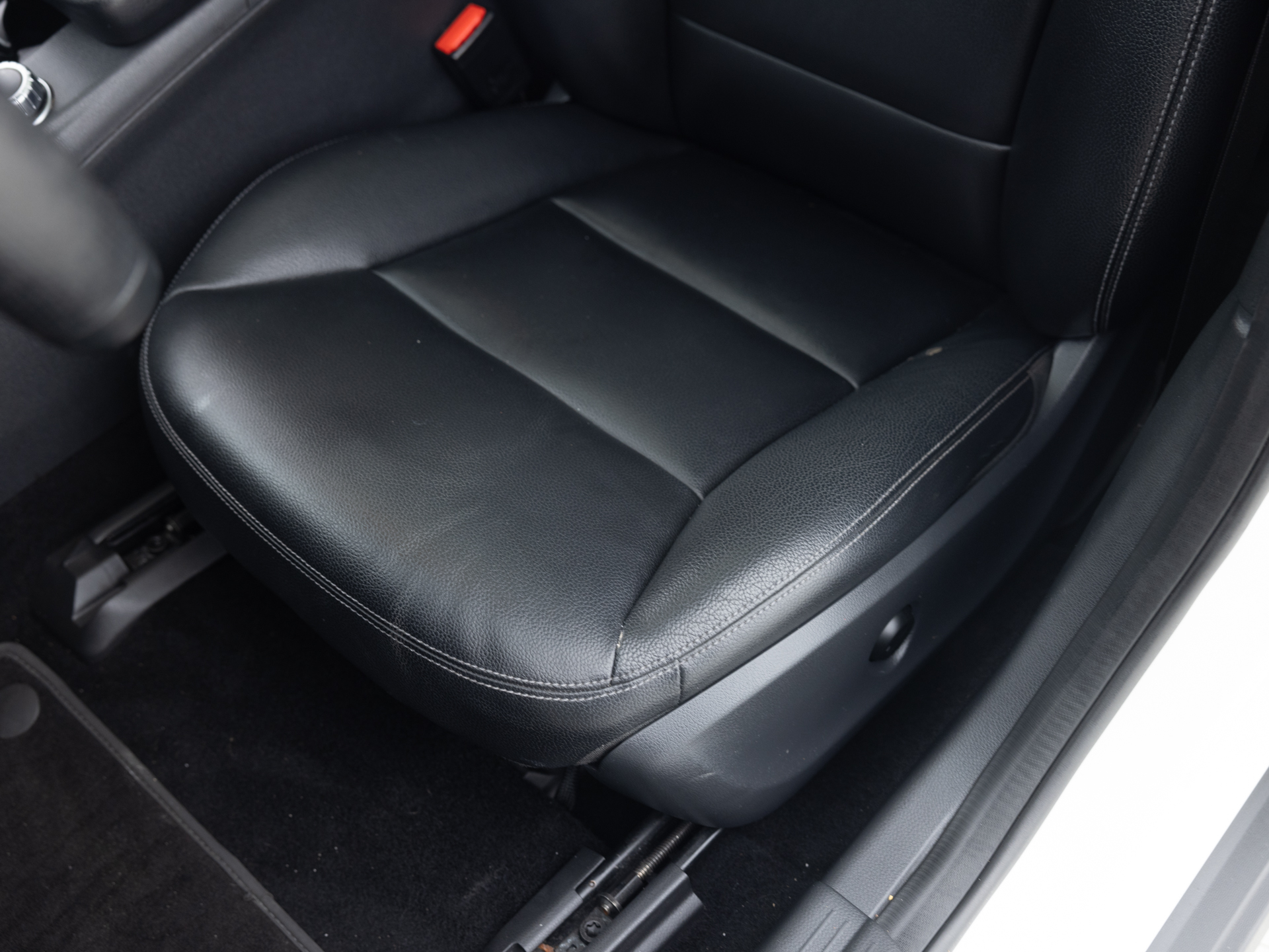 Used White Mercedes GLA 250-13 for Sale