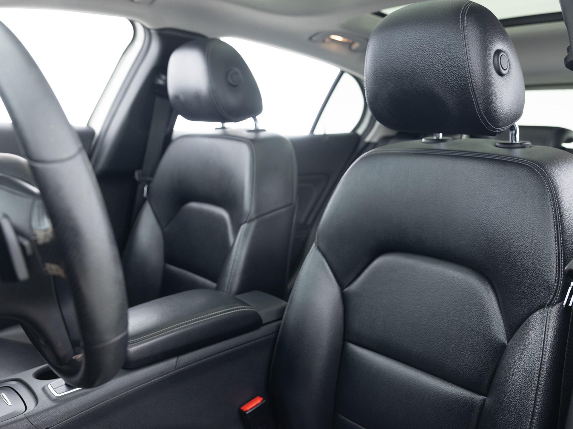 Used White Mercedes GLA 250-14 for Sale