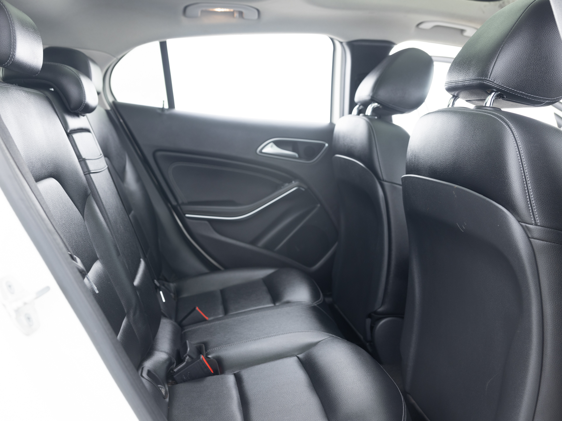 Used White Mercedes GLA 250-21 for Sale