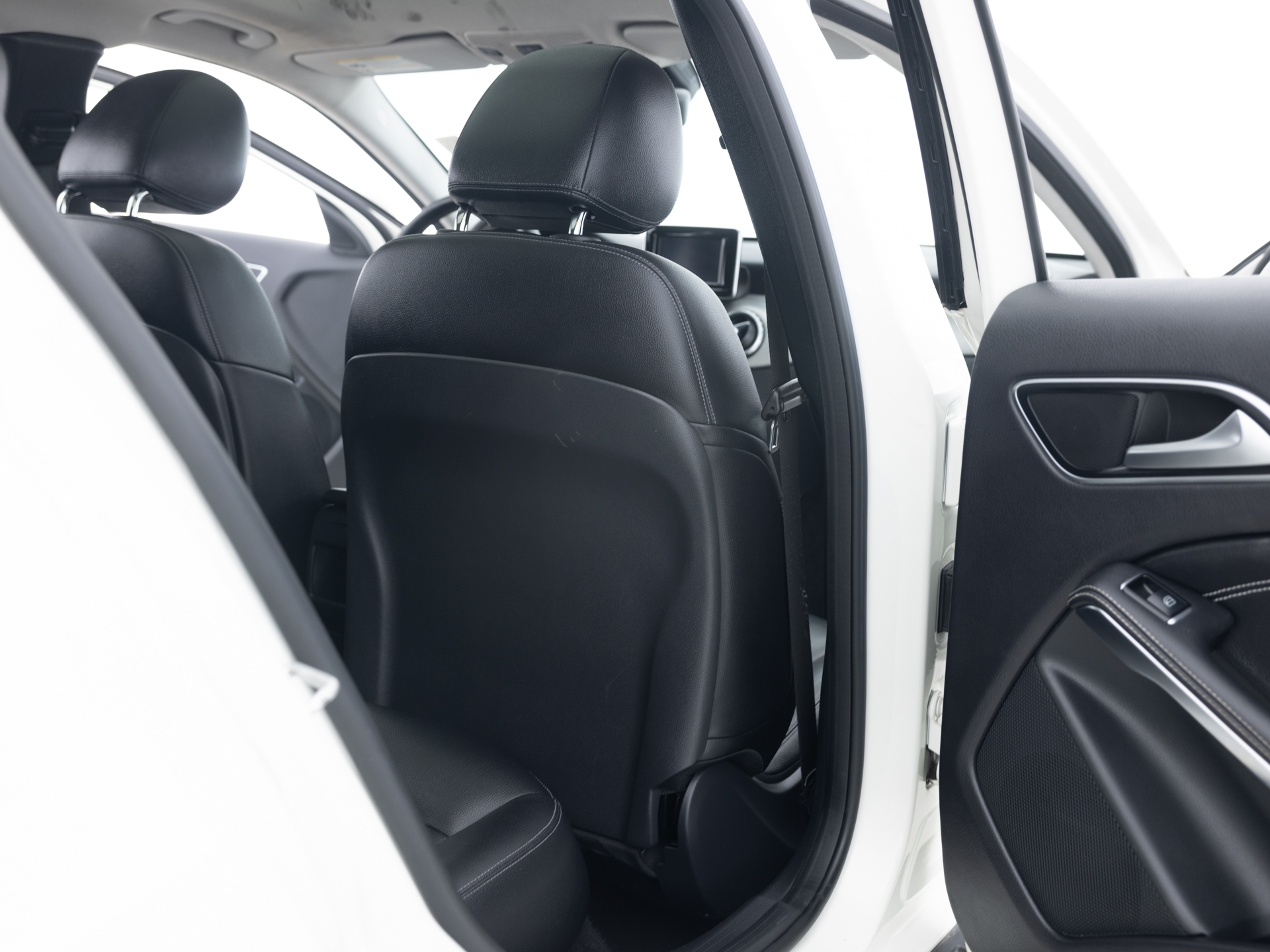 Used White Mercedes GLA 250-22 for Sale
