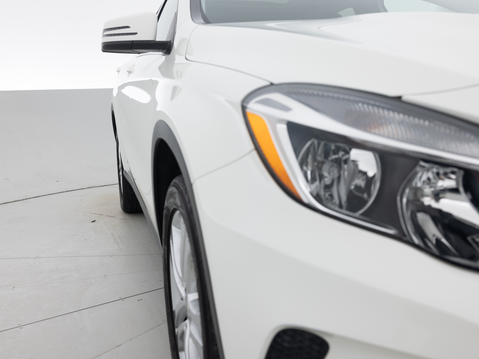 Used White Mercedes GLA 250-4 for Sale