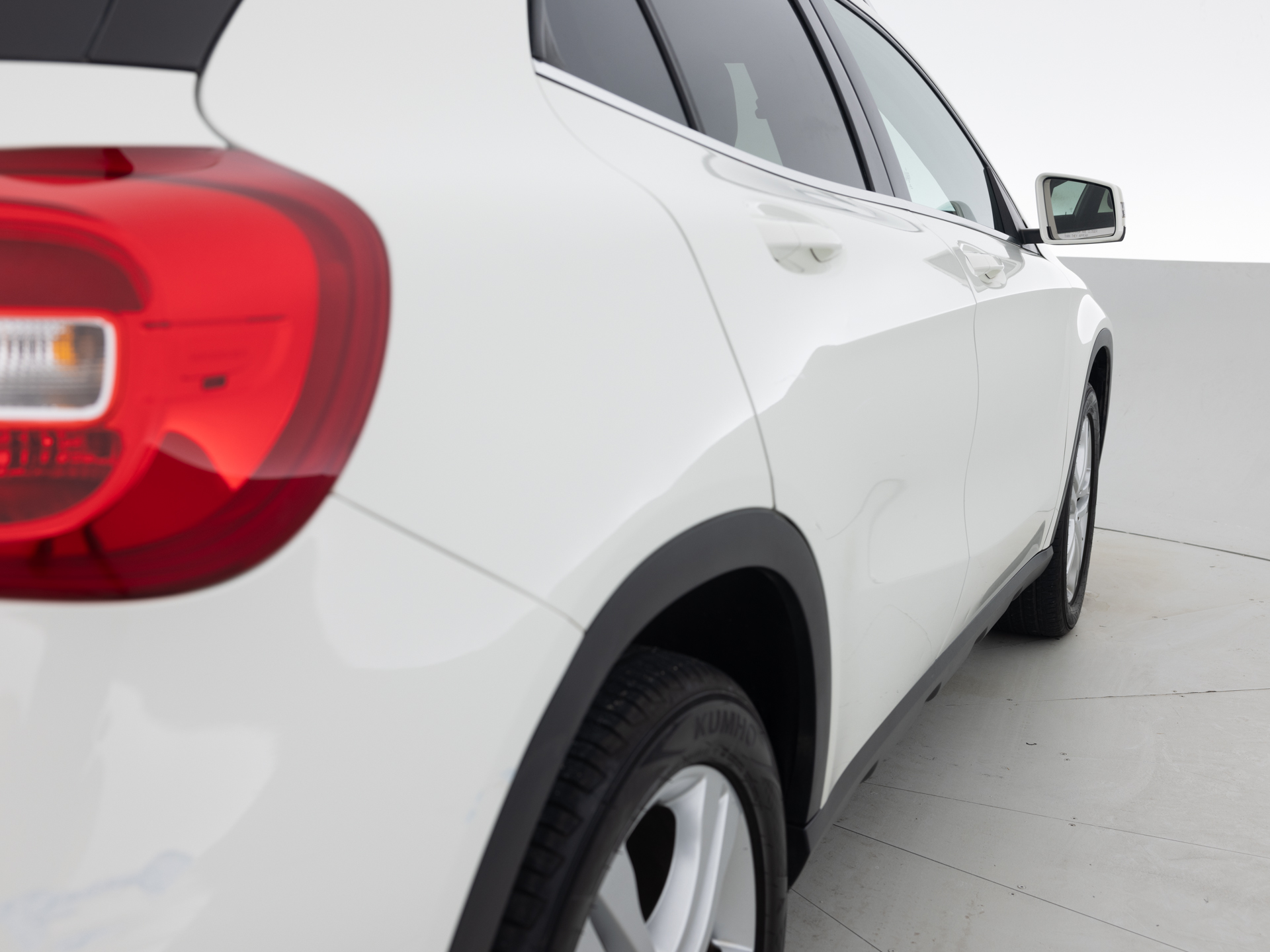 Used White Mercedes GLA 250-5 for Sale