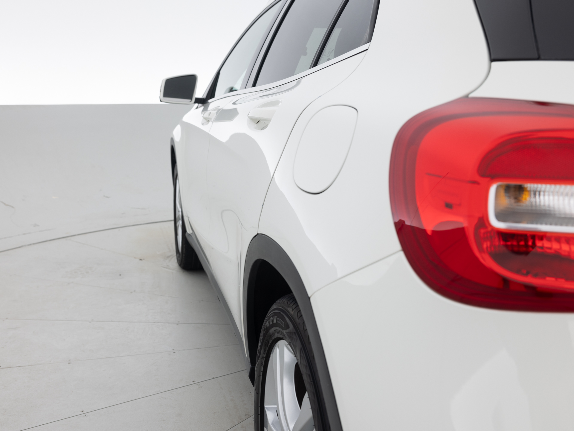 Used White Mercedes GLA 250-6 for Sale