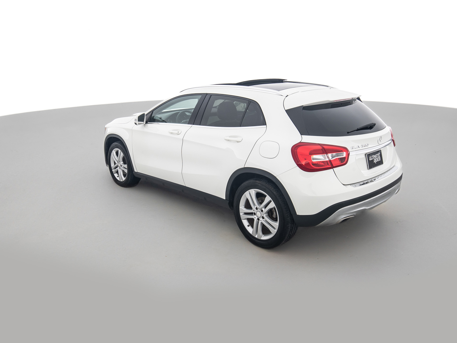 Used White Mercedes GLA 250-6 for Sale