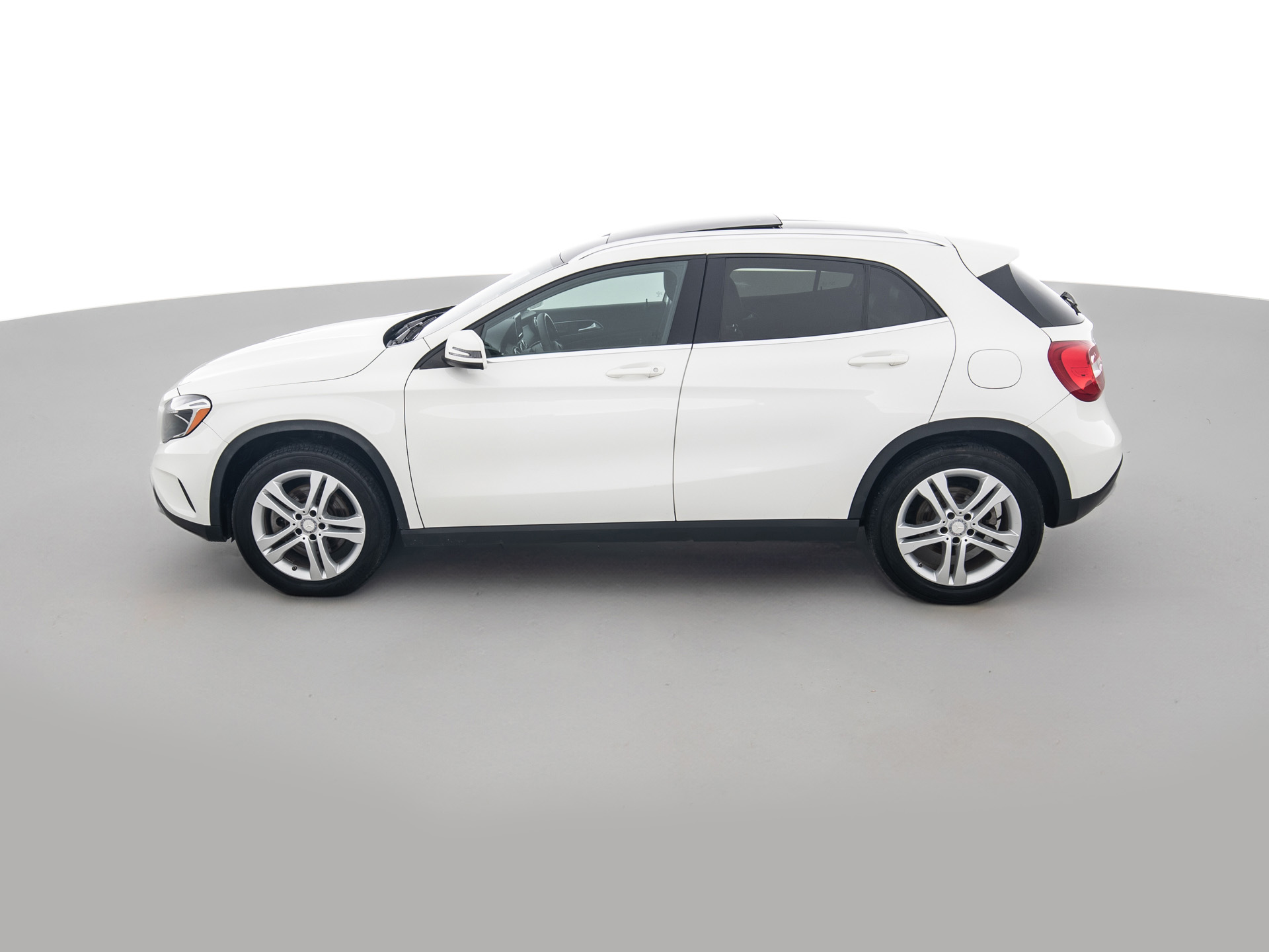 Used White Mercedes GLA 250-7 for Sale