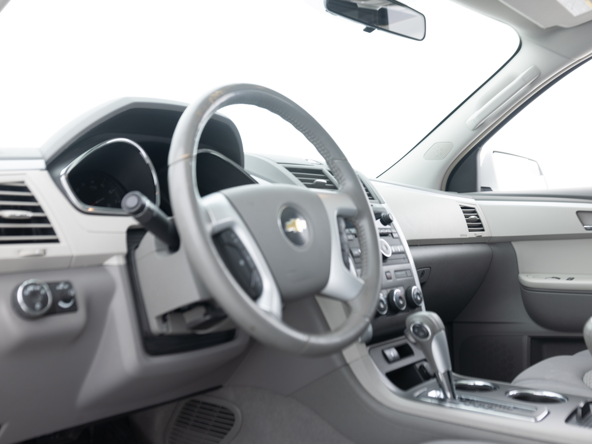 Used White Nissan Armada Platinum-15 for Sale