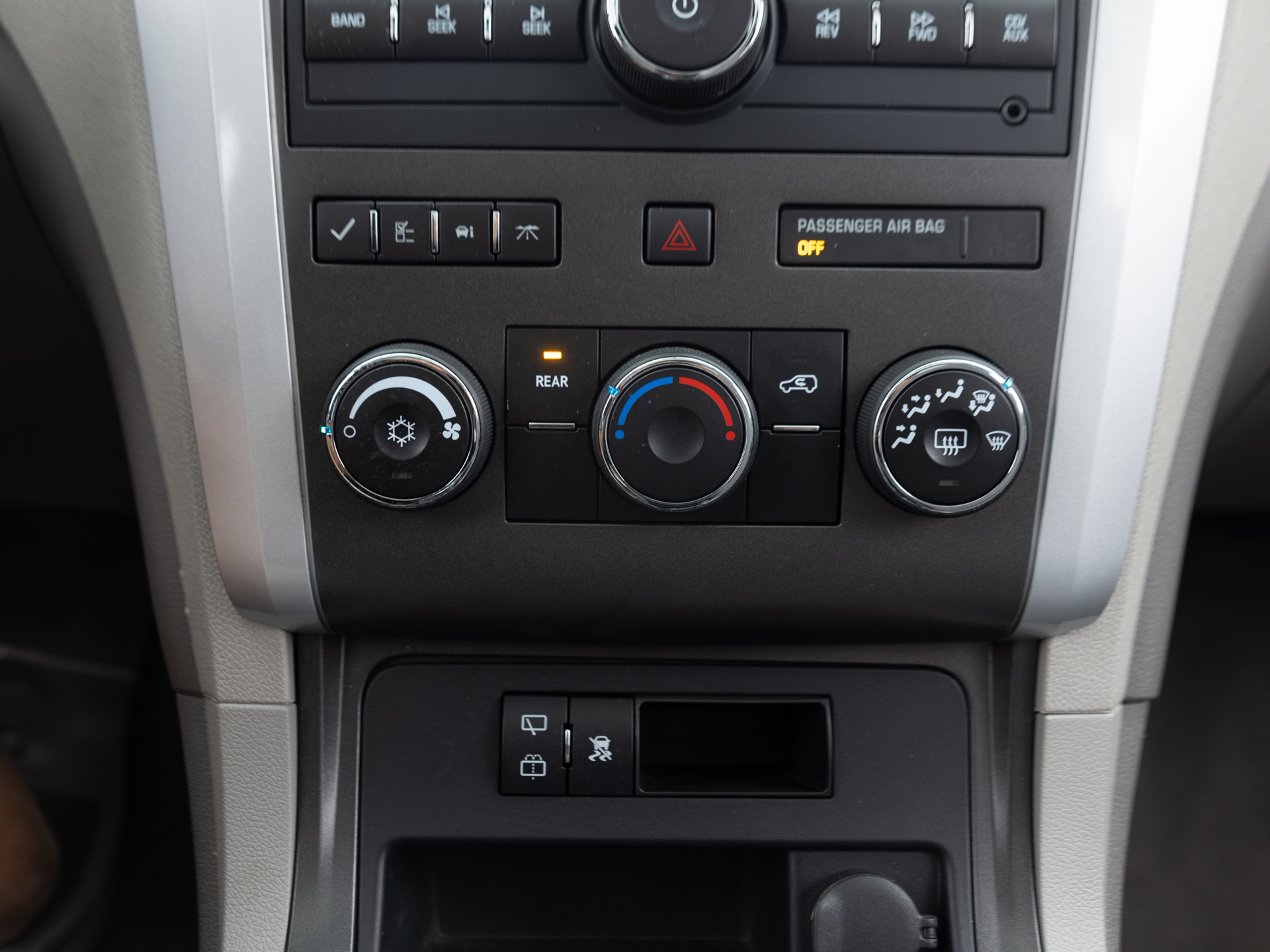 Used White Nissan Armada Platinum-25 for Sale