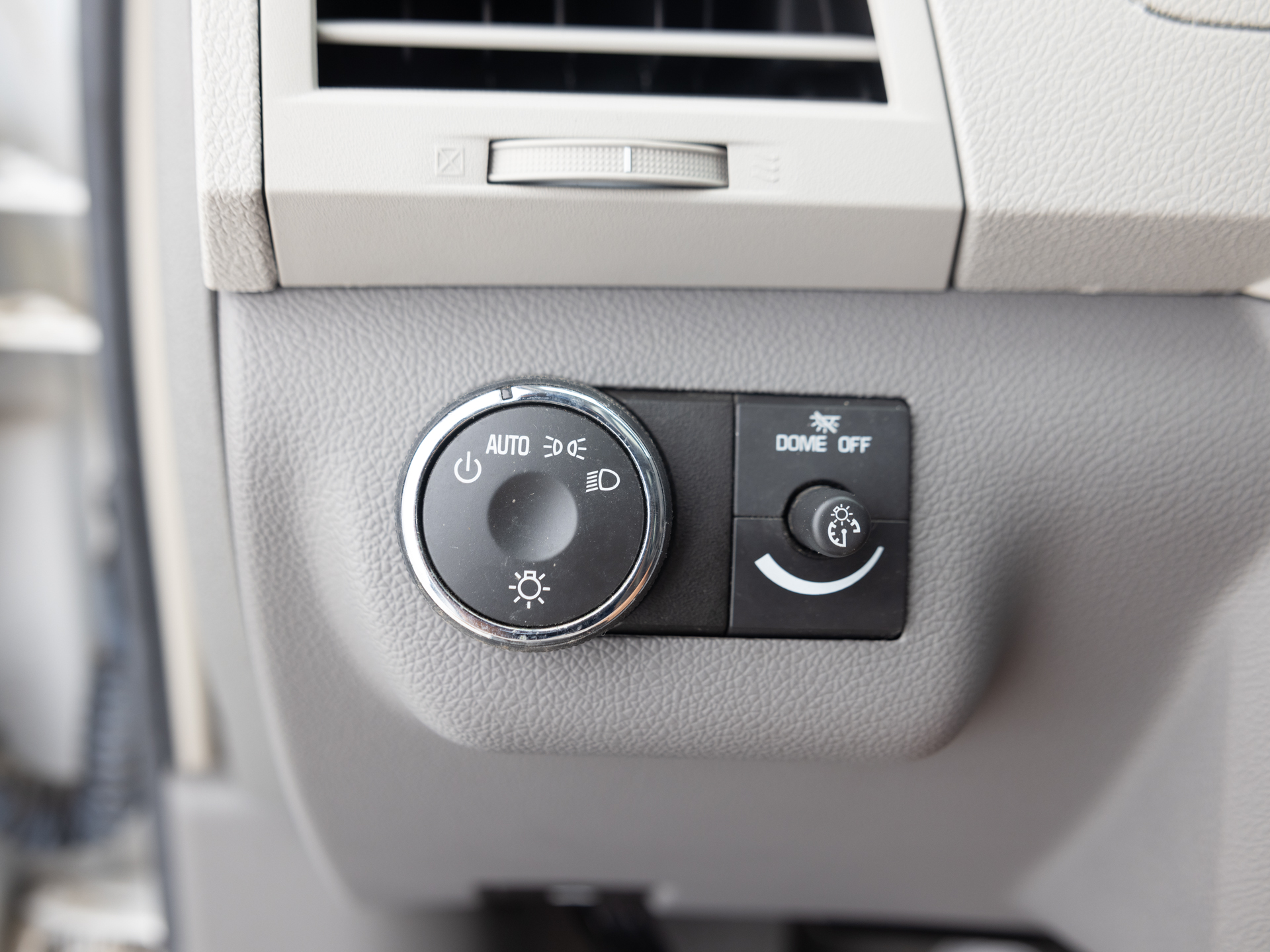 Used White Nissan Armada Platinum-26 for Sale