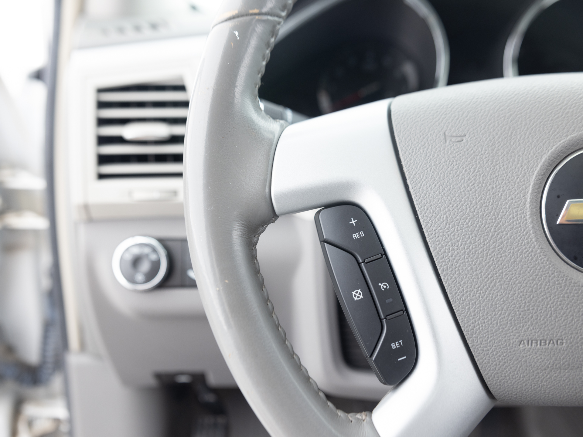 Used White Nissan Armada Platinum-27 for Sale