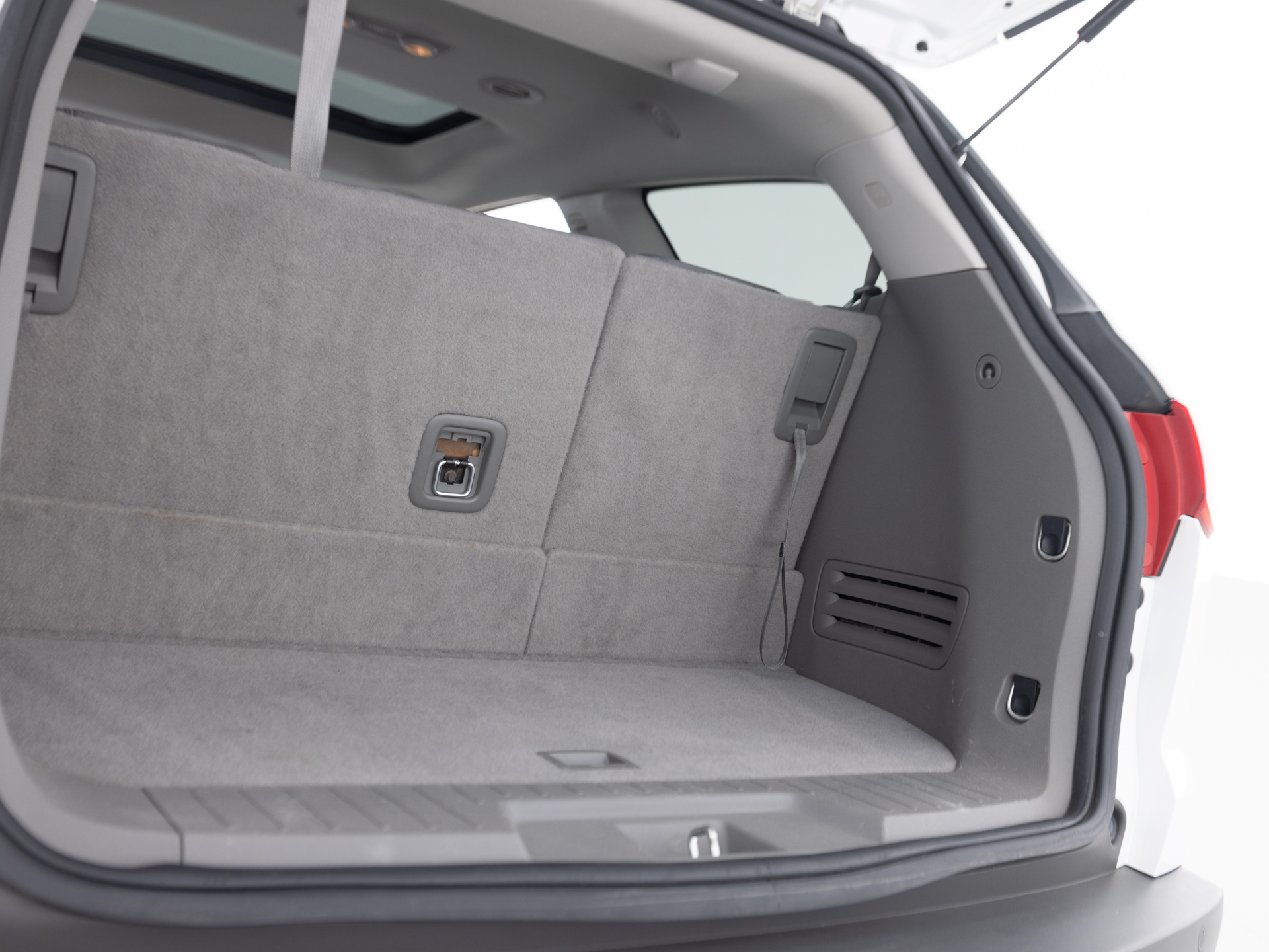 Used White Nissan Armada Platinum-30 for Sale