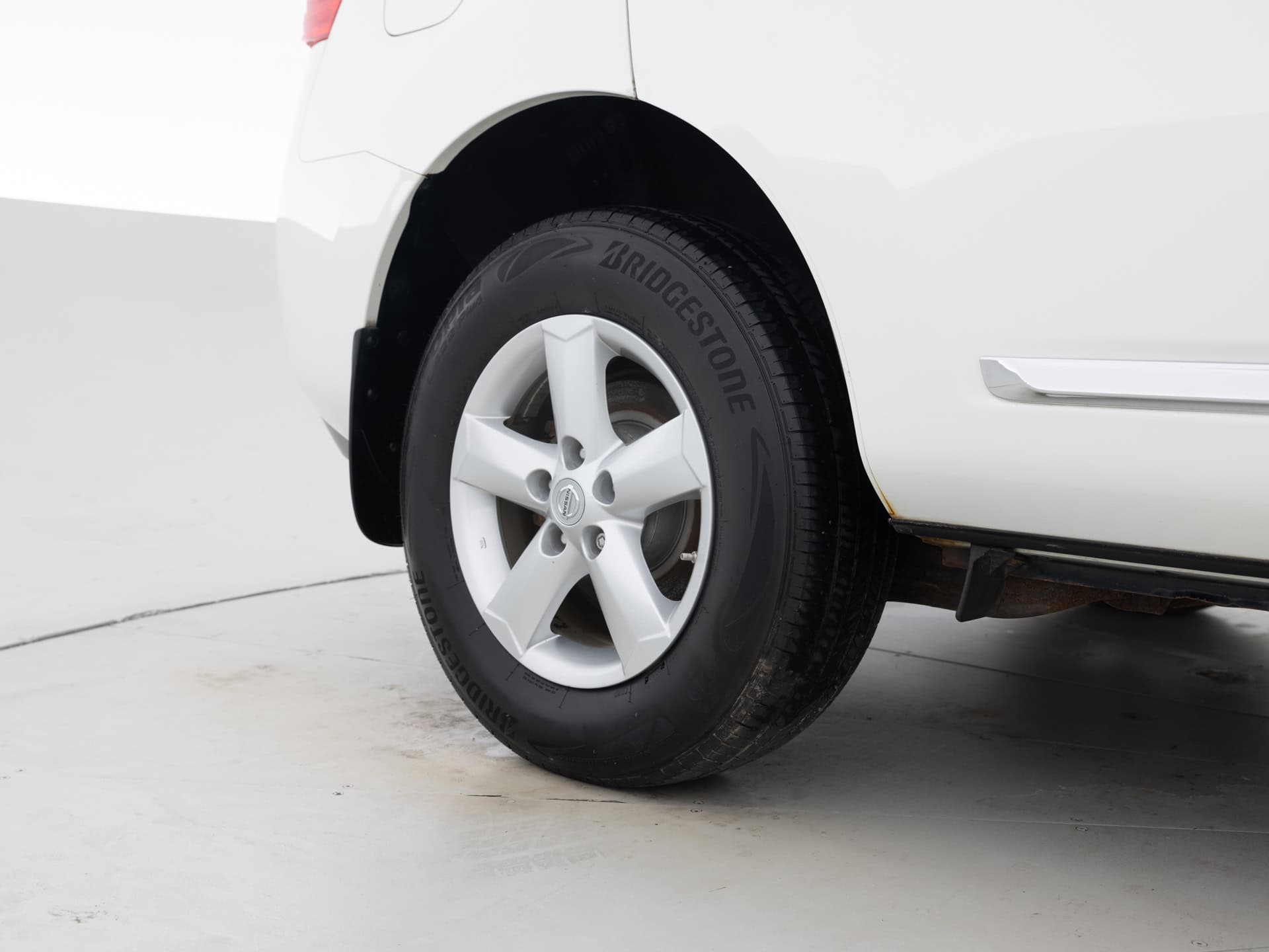 Used White Nissan Rogue-11 for Sale