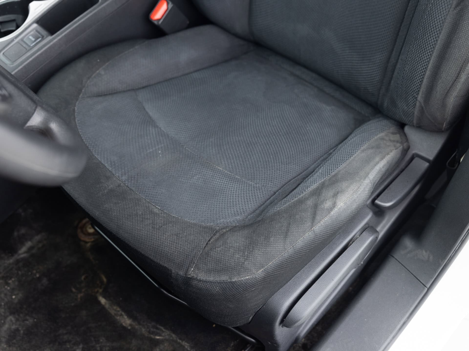 Used White Nissan Rogue-13 for Sale