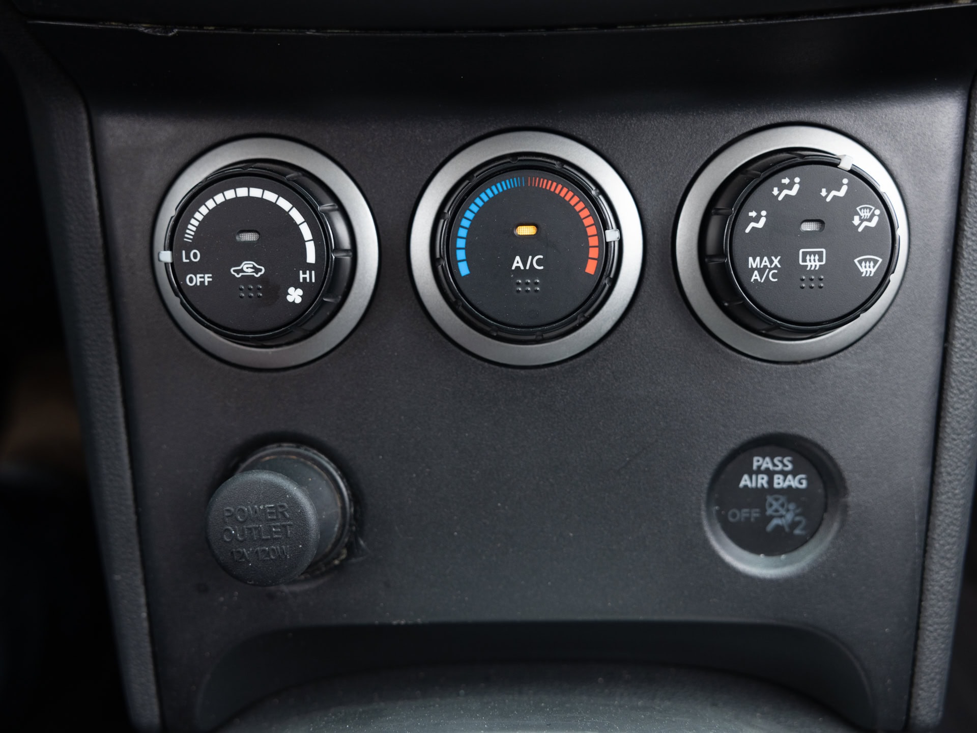 Used White Nissan Rogue-26 for Sale
