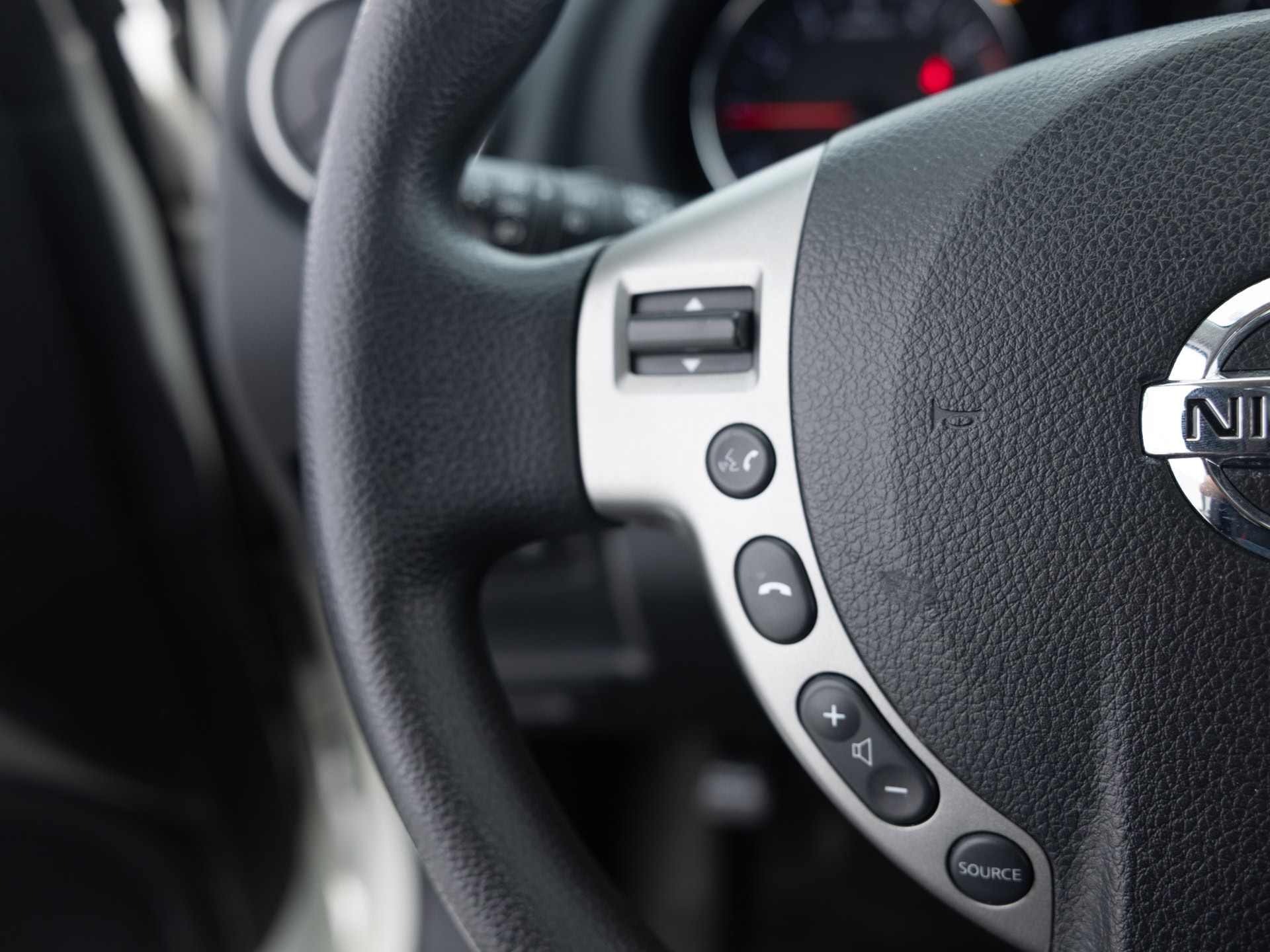 Used White Nissan Rogue-28 for Sale