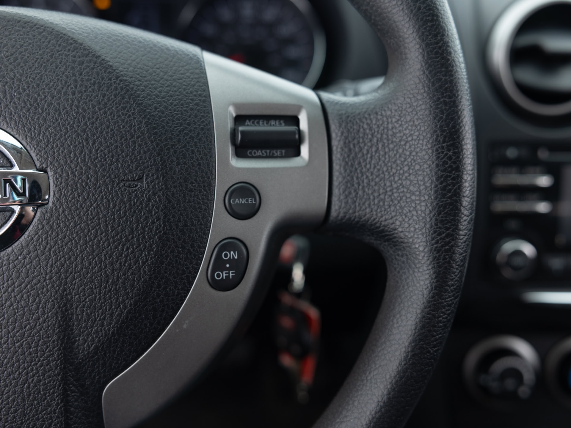 Used White Nissan Rogue-29 for Sale