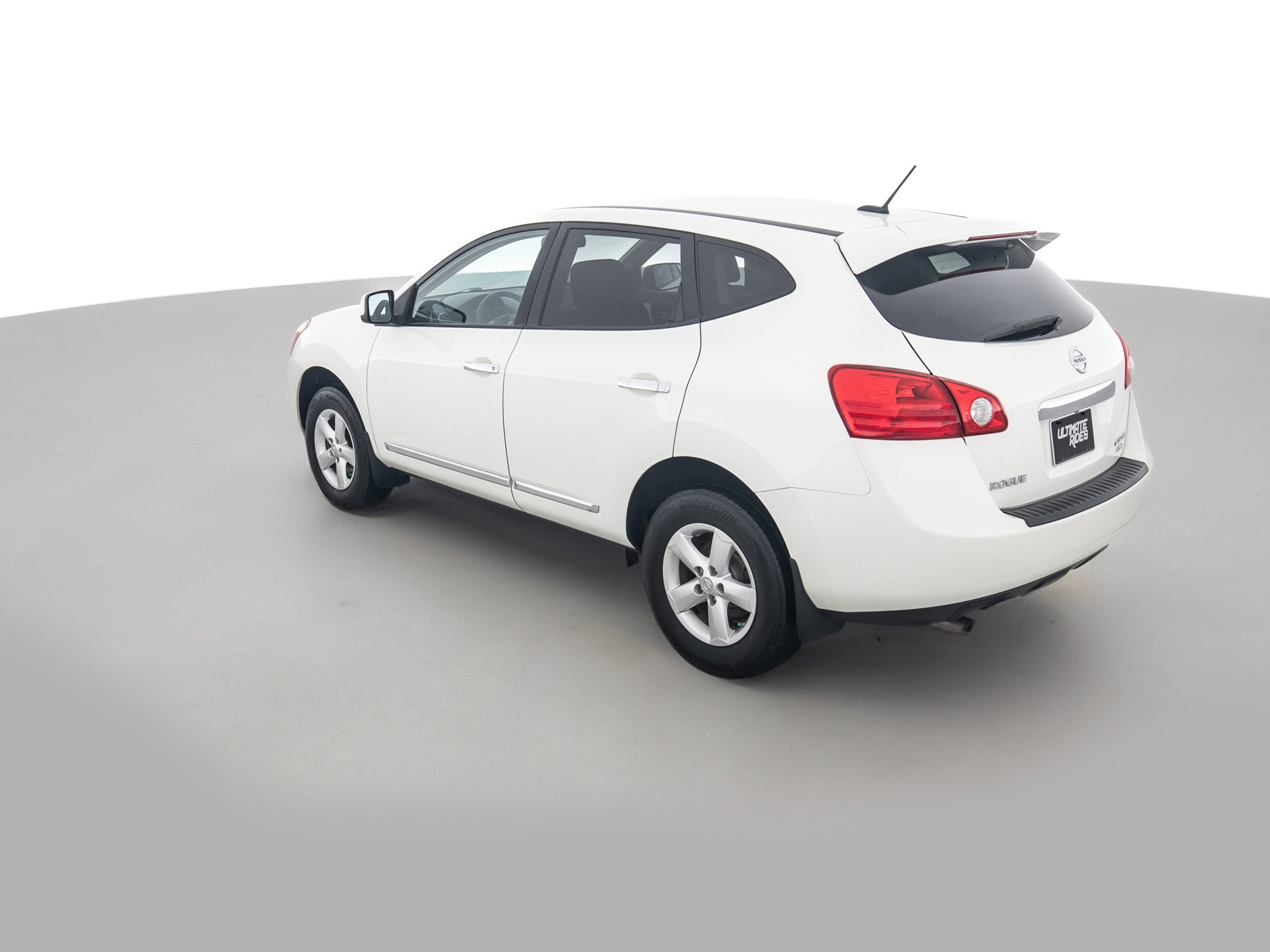 Used White Nissan Rogue-6 for Sale