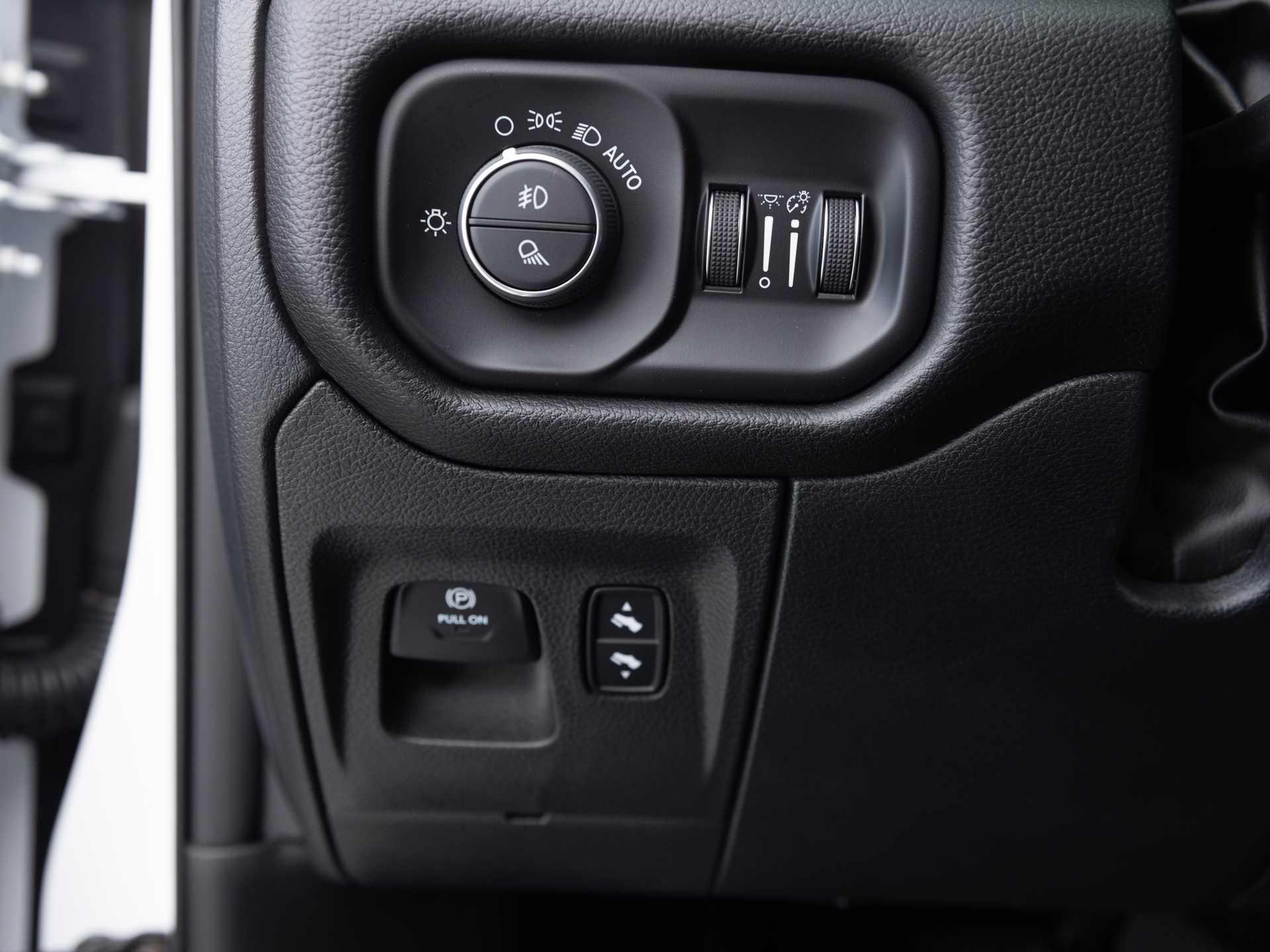 Used White Ram 1500 Big Horn-31 for Sale