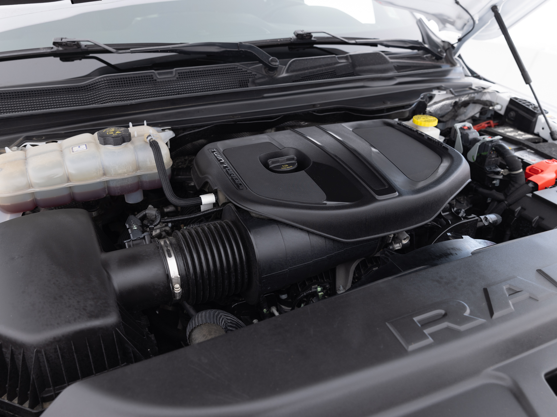 Used White Ram 1500 Big Horn-34 for Sale