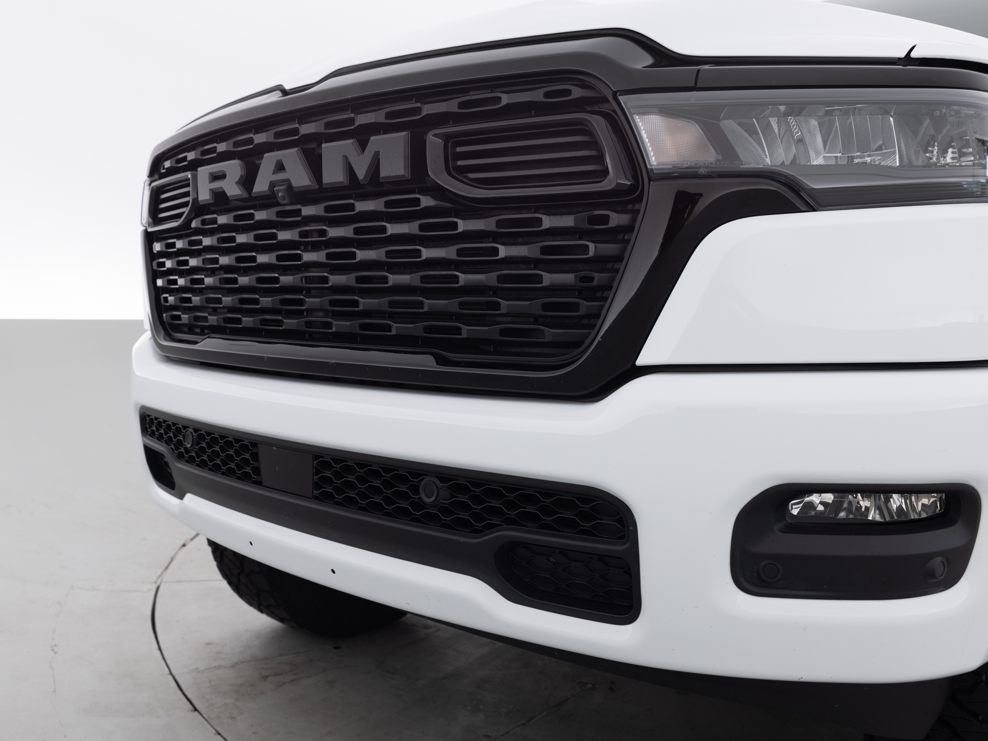 Used White Ram 1500 Big Horn-8 for Sale