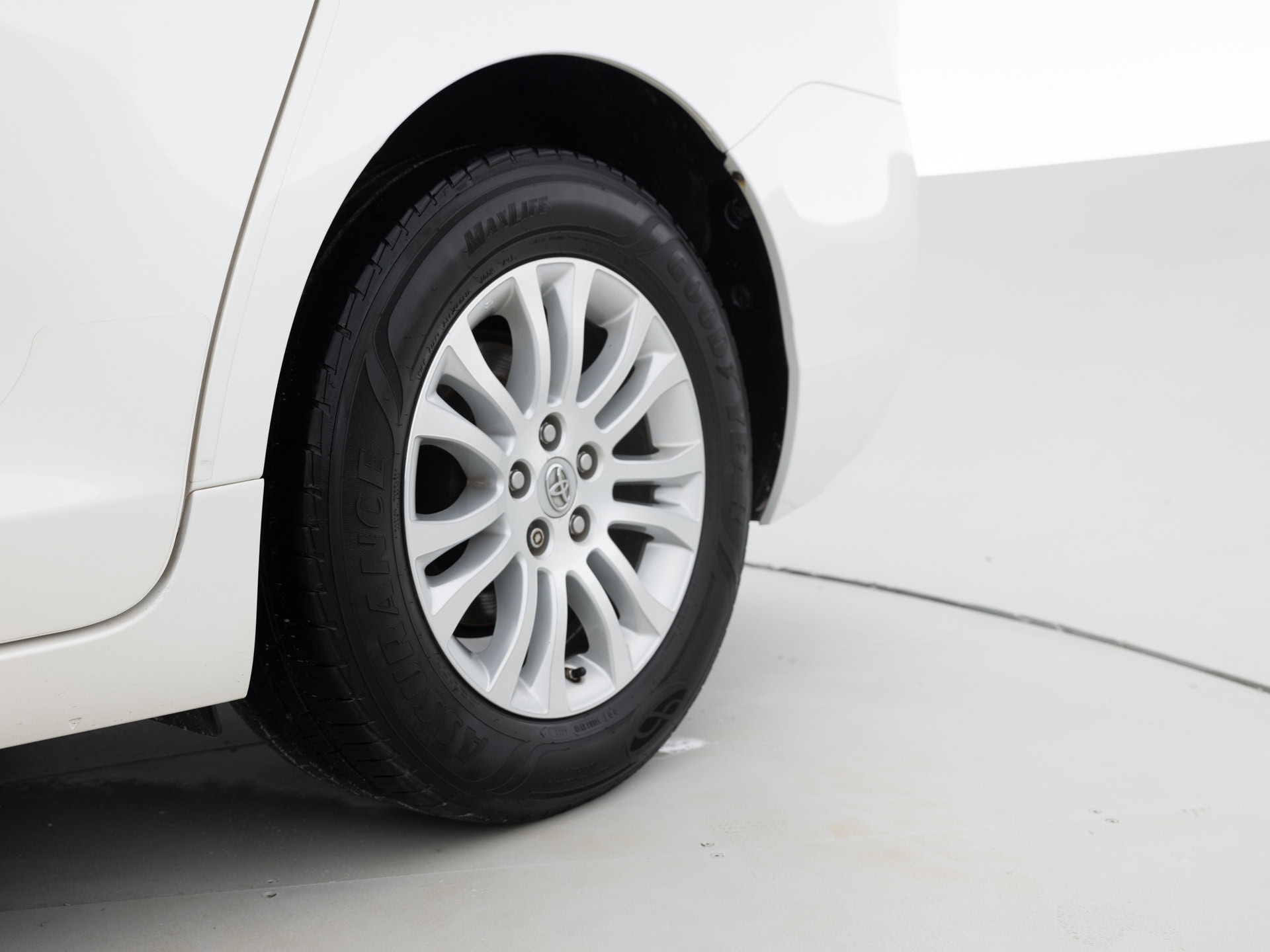 white totota sienna minivan 10