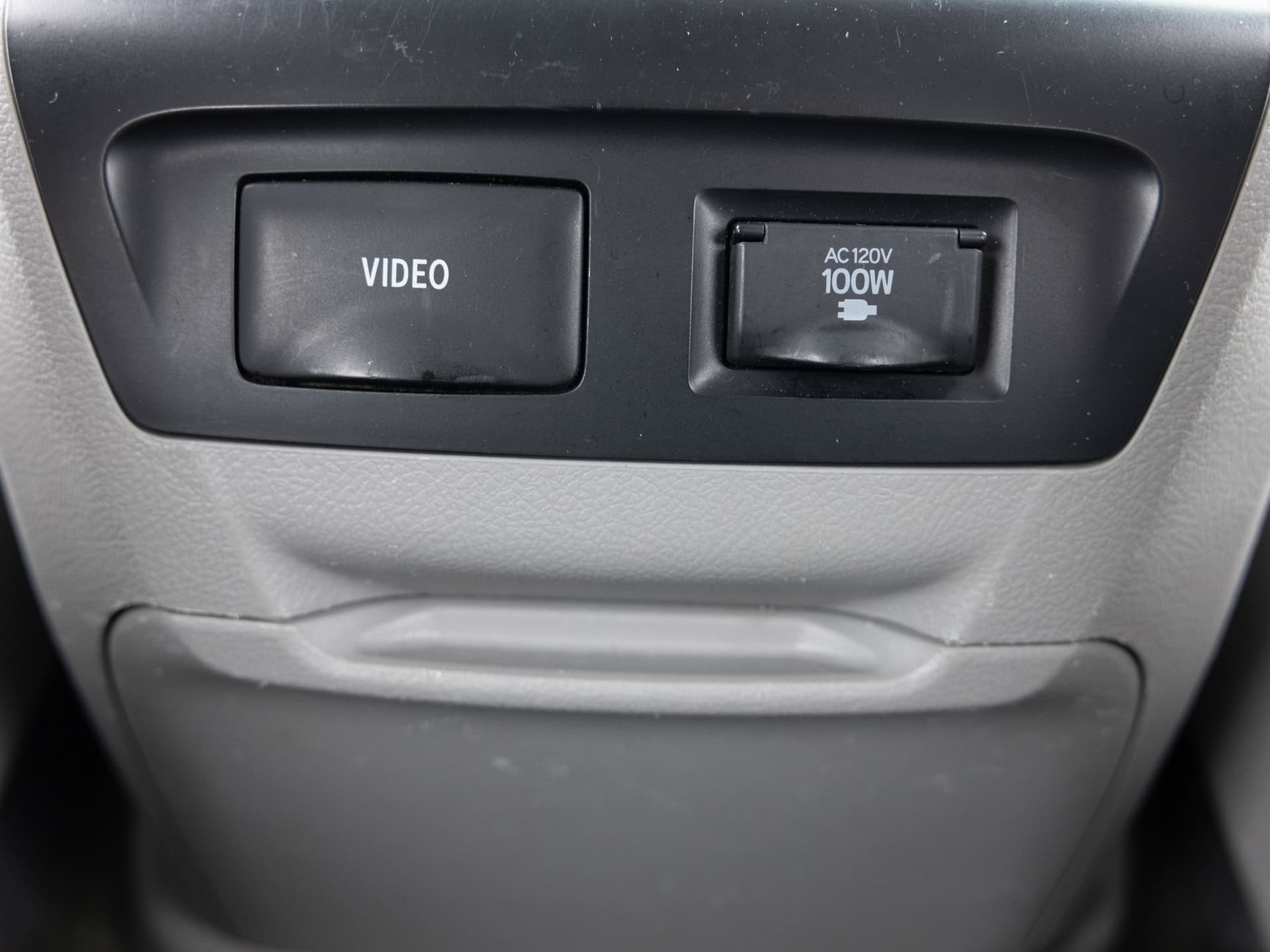 white totota sienna minivan 24