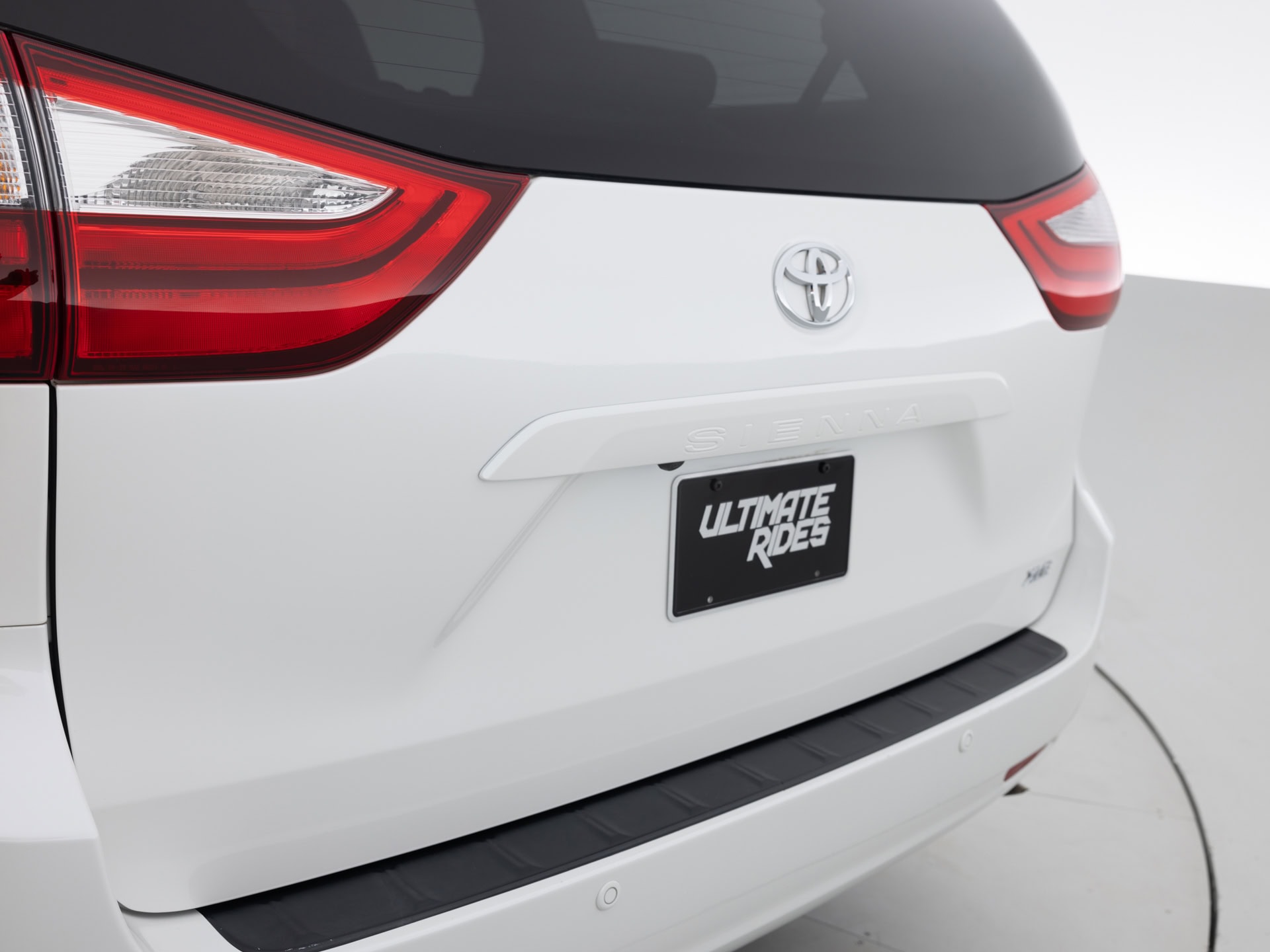 white totota sienna minivan 8