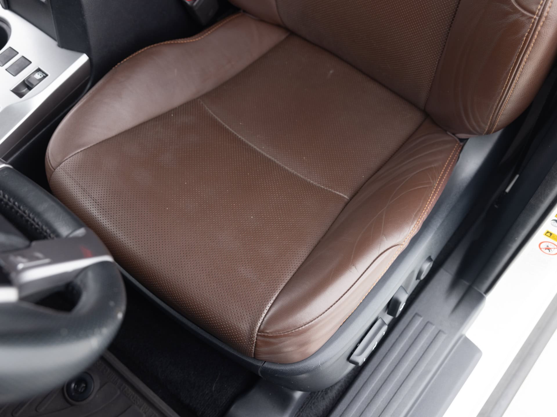 Used White Toyota 4Runner SR5_-11 for Sale