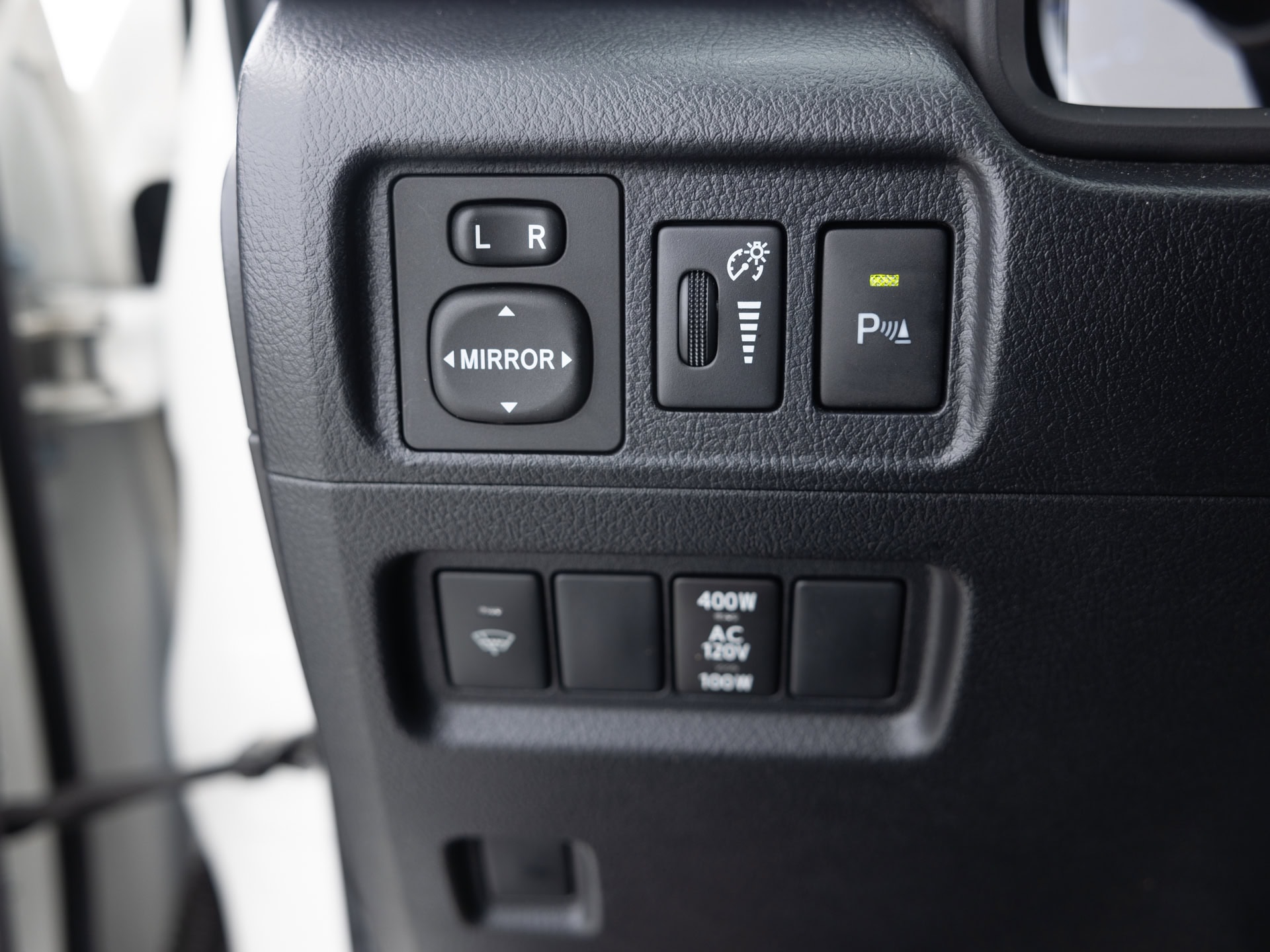 Used White Toyota 4Runner SR5_-26 for Sale