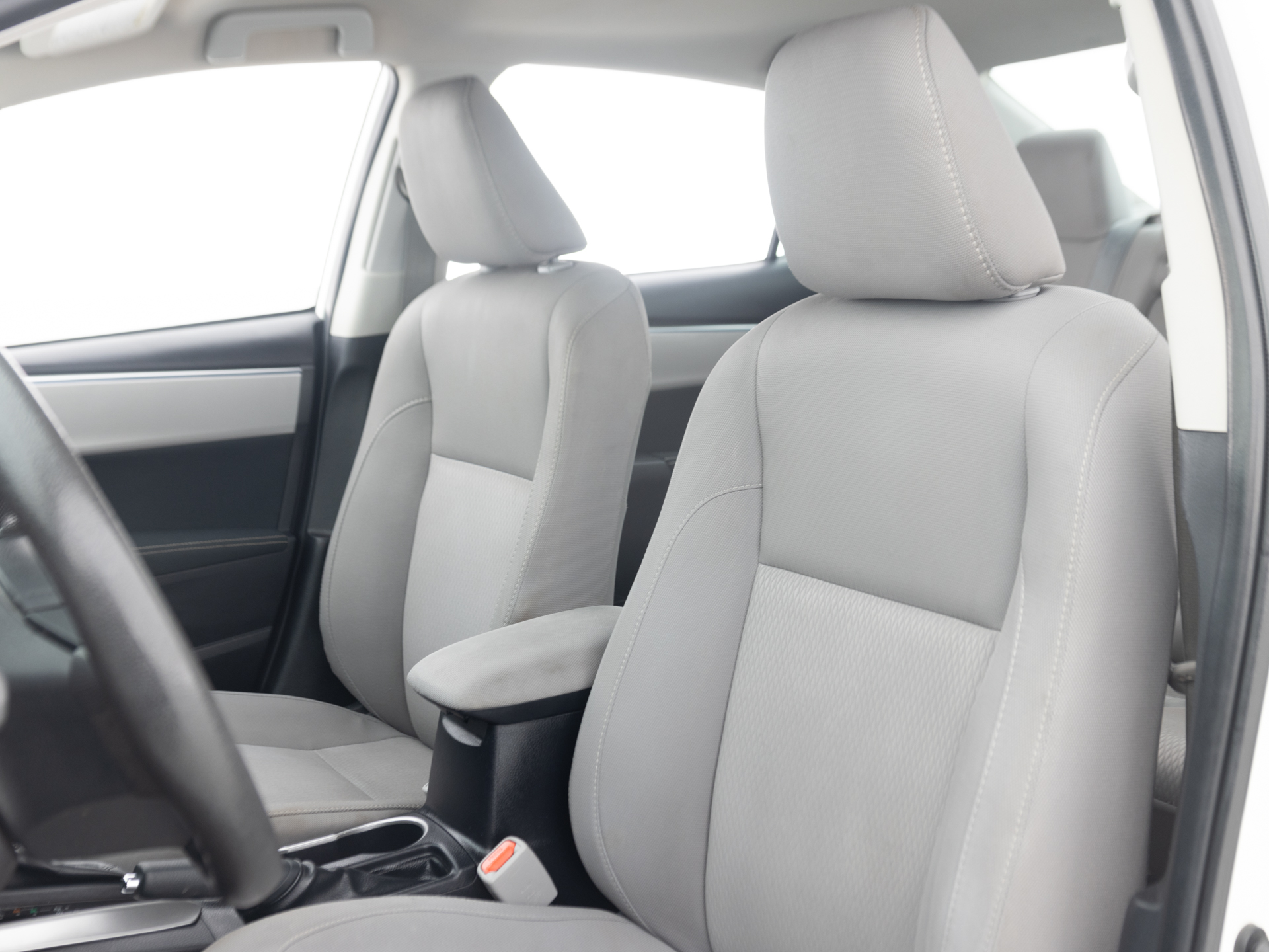 Used White Toyota Corolla LE-14 for Sale