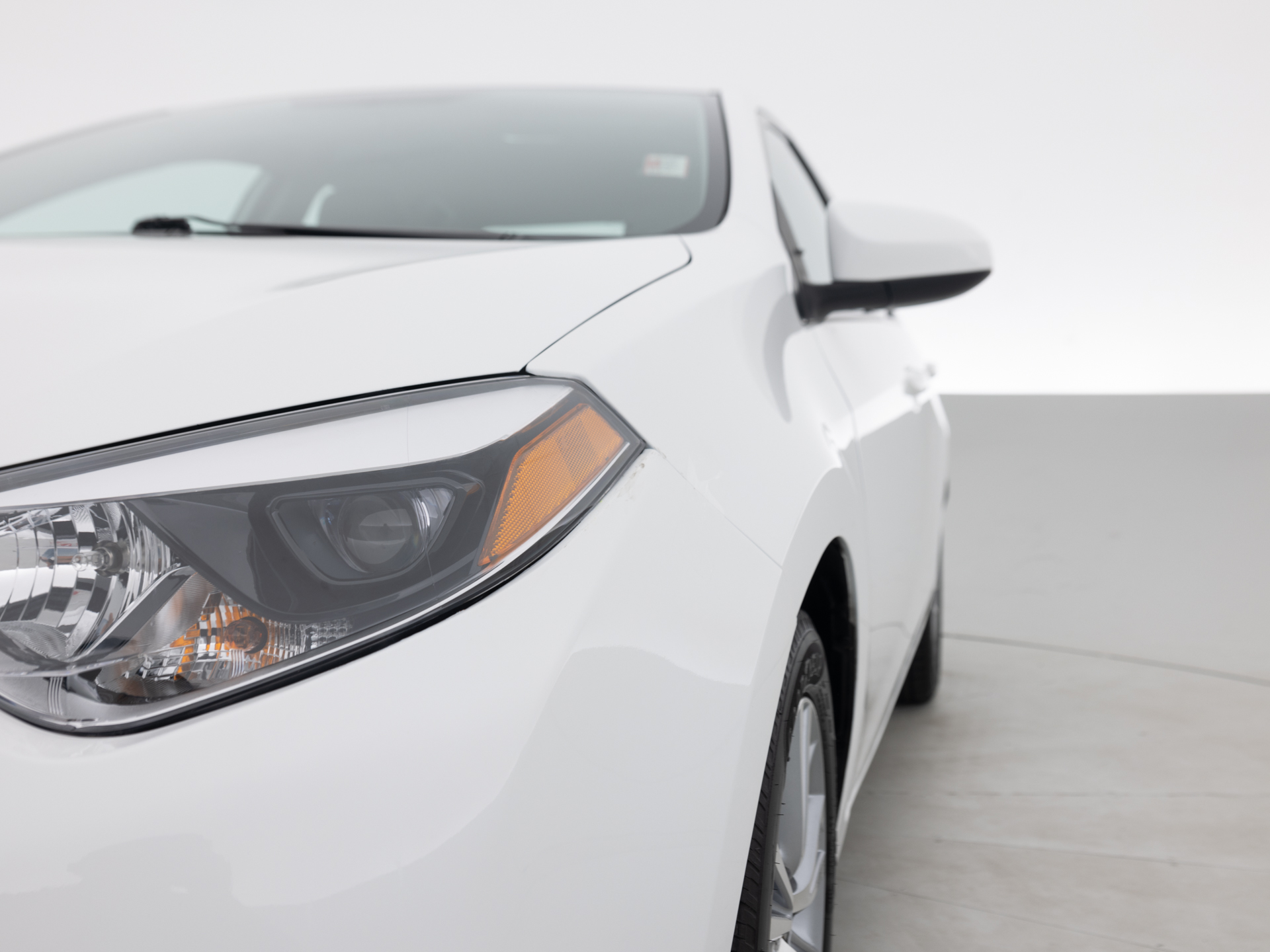 Used White Toyota Corolla LE-3 for Sale